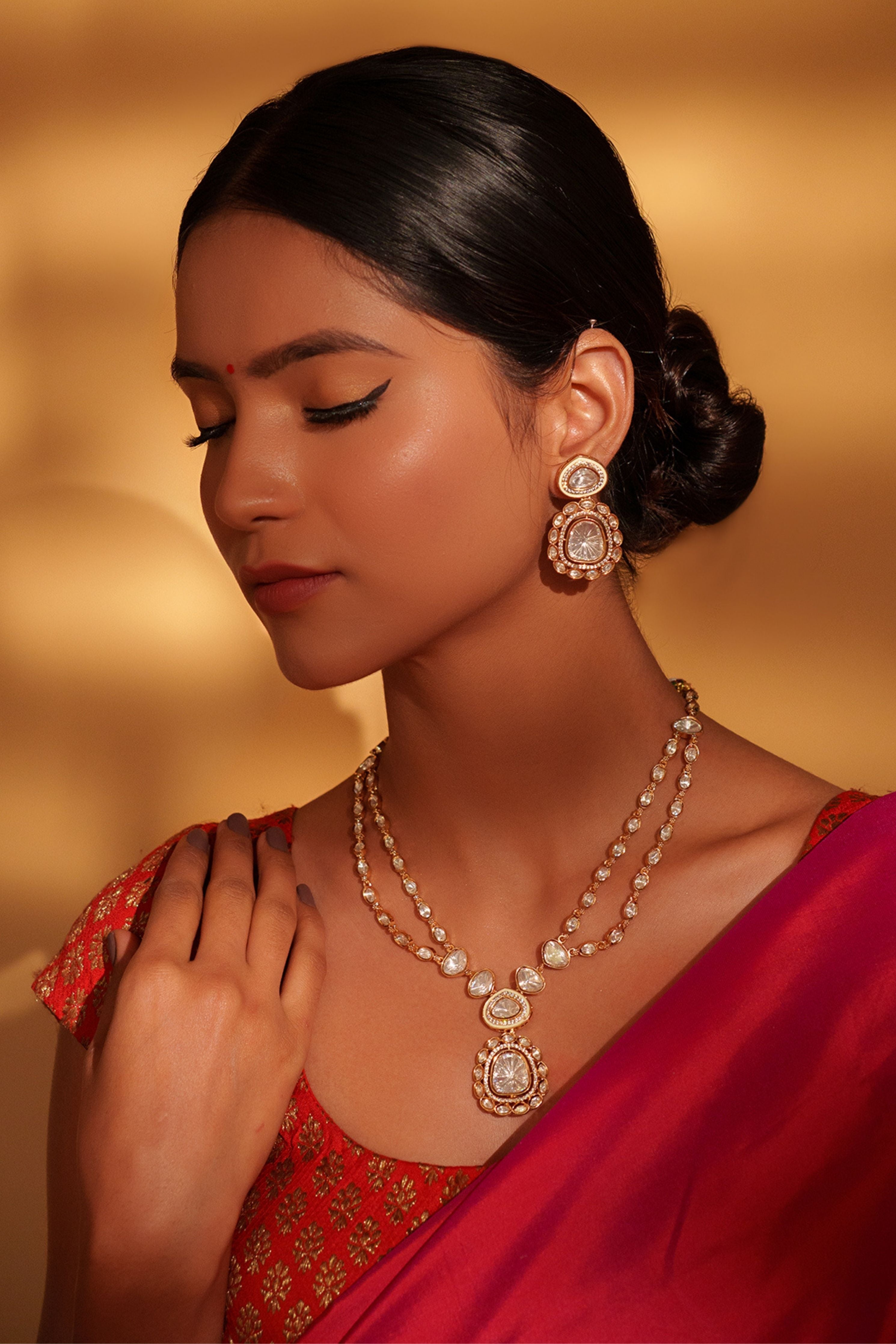 Elegant And Stylish Pendant Necklace With Matching Earrings
