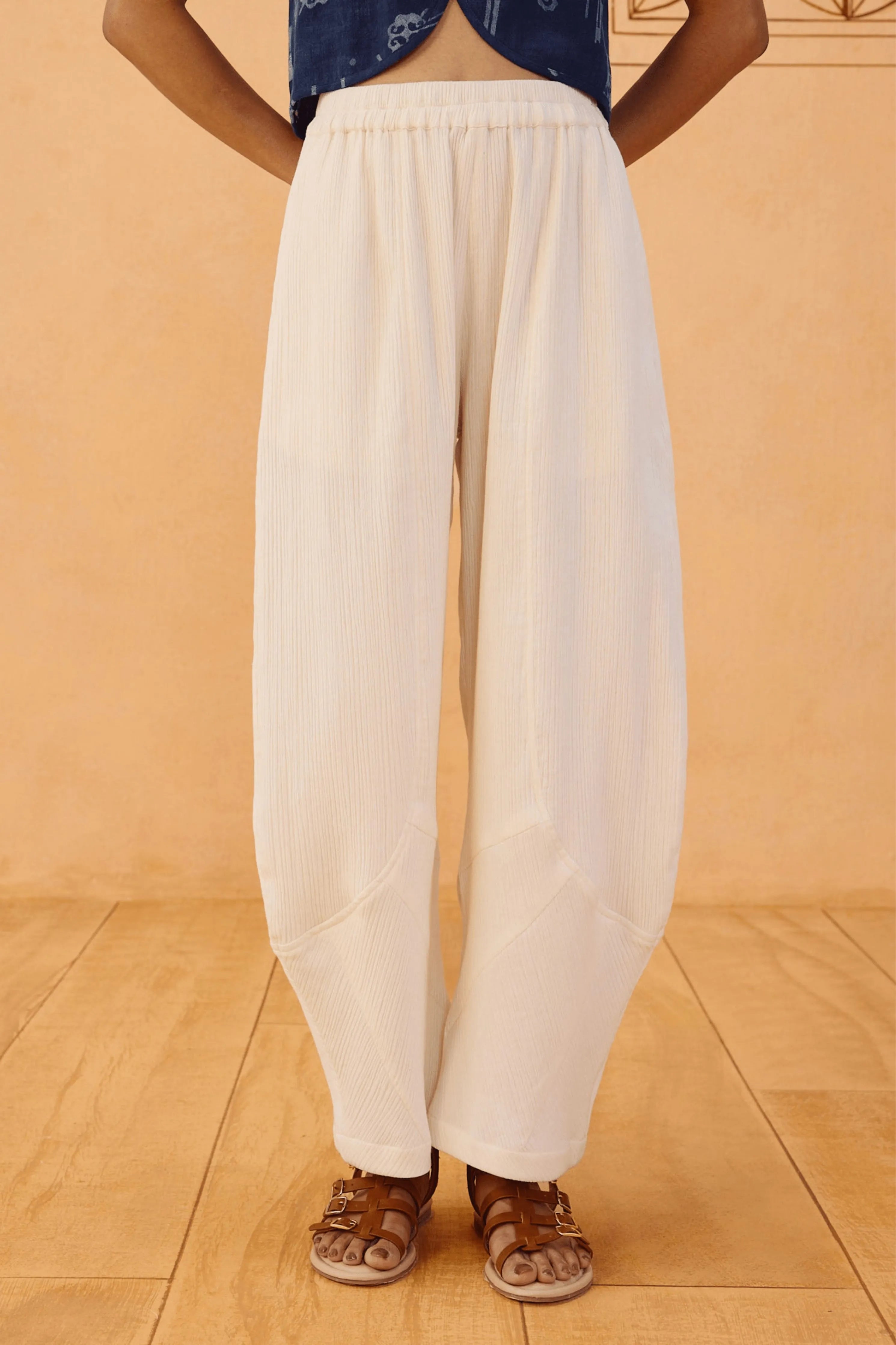 The Frame Organic Cotton Barrel Trousers