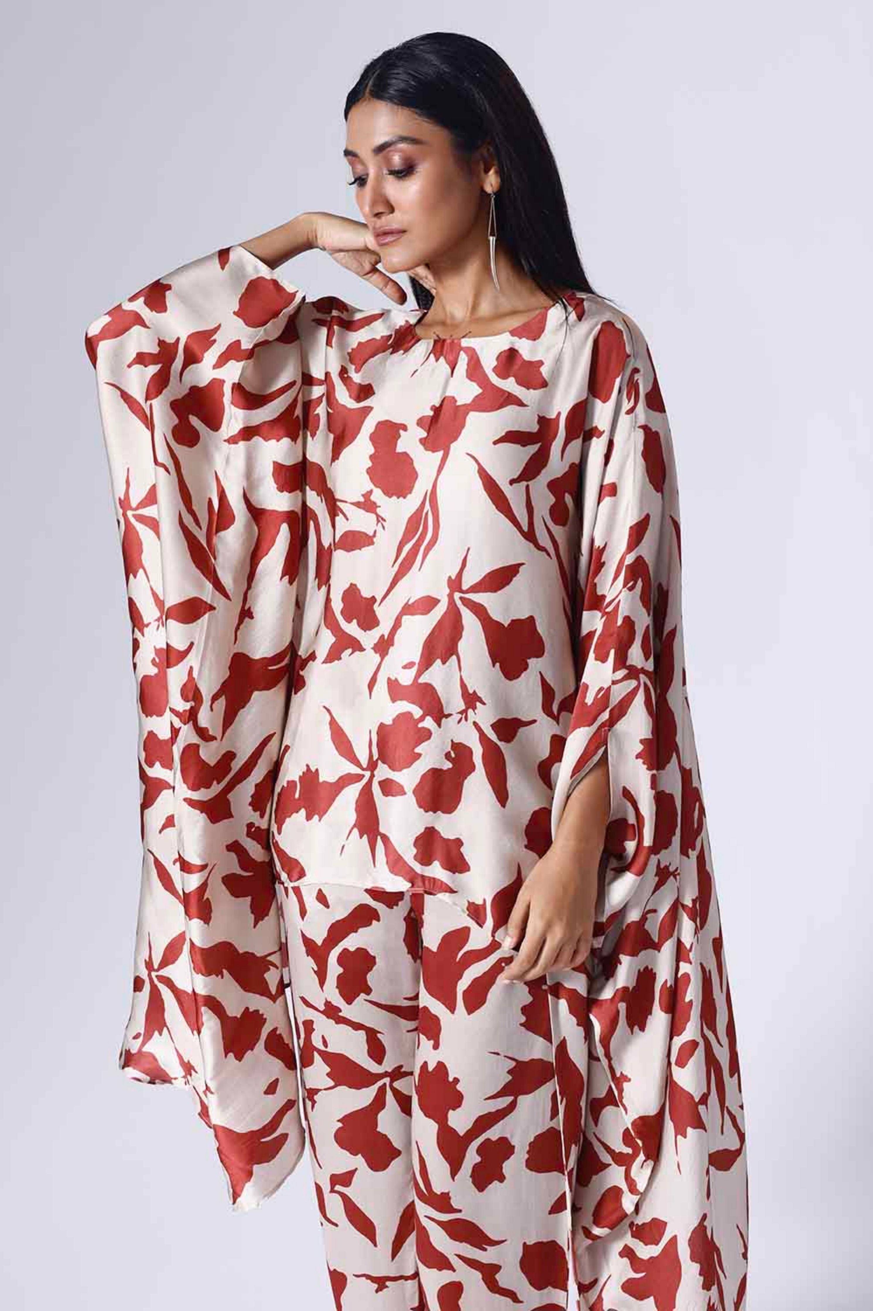 Foliage Taupe Poncho Set