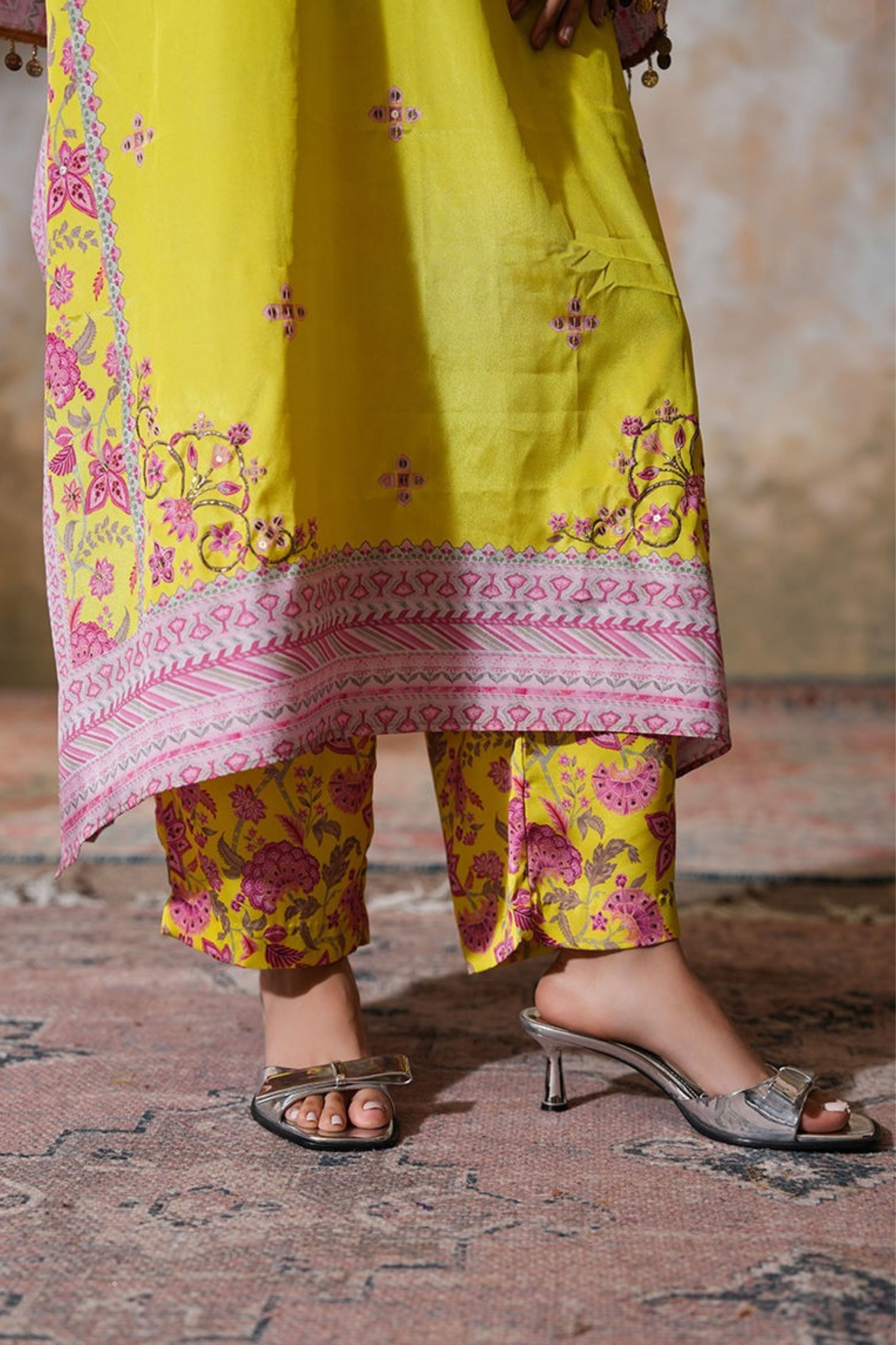 Nargis Naayab Kaftan Set