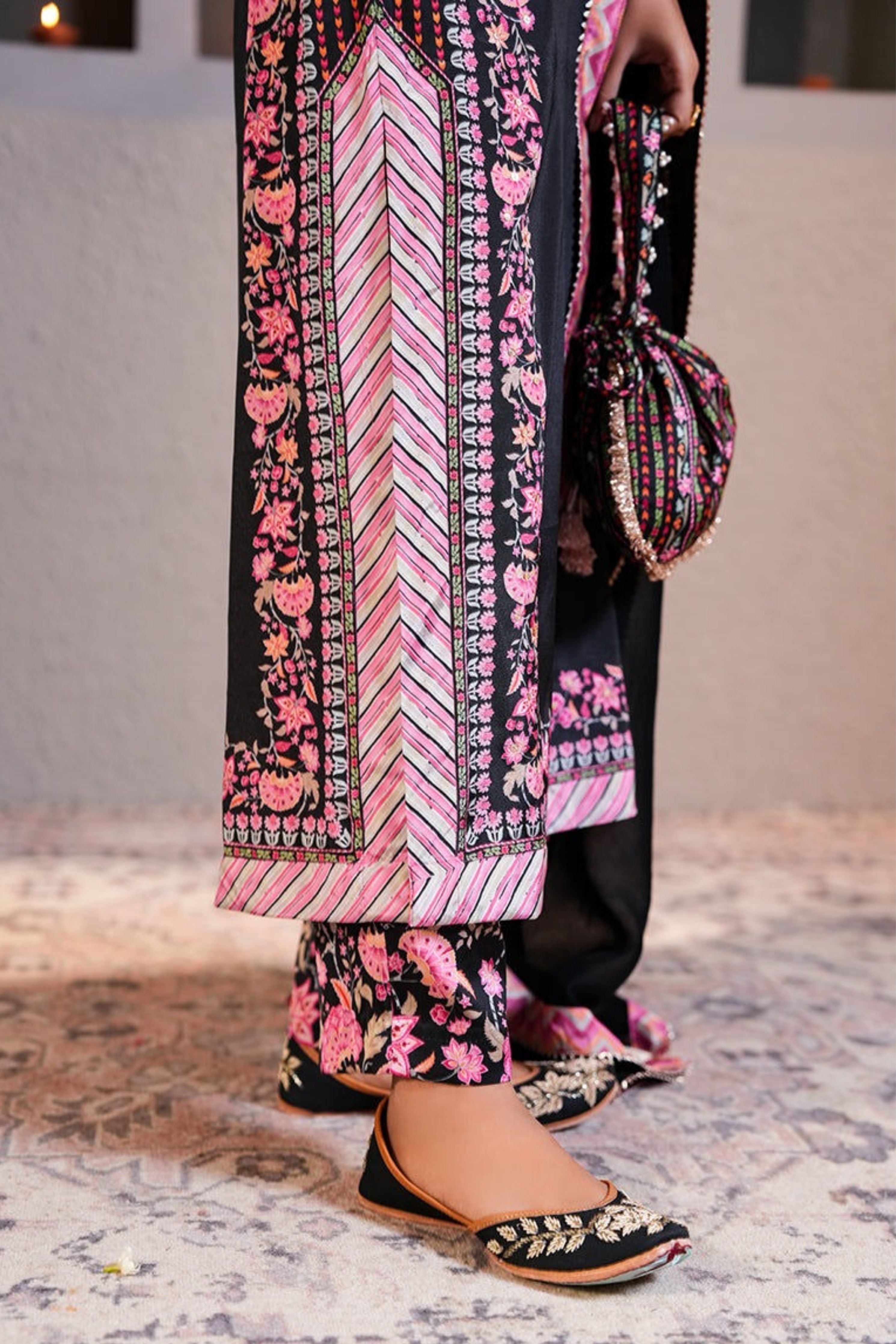 Khwaab Gulabi Kurta Set With Dupatta