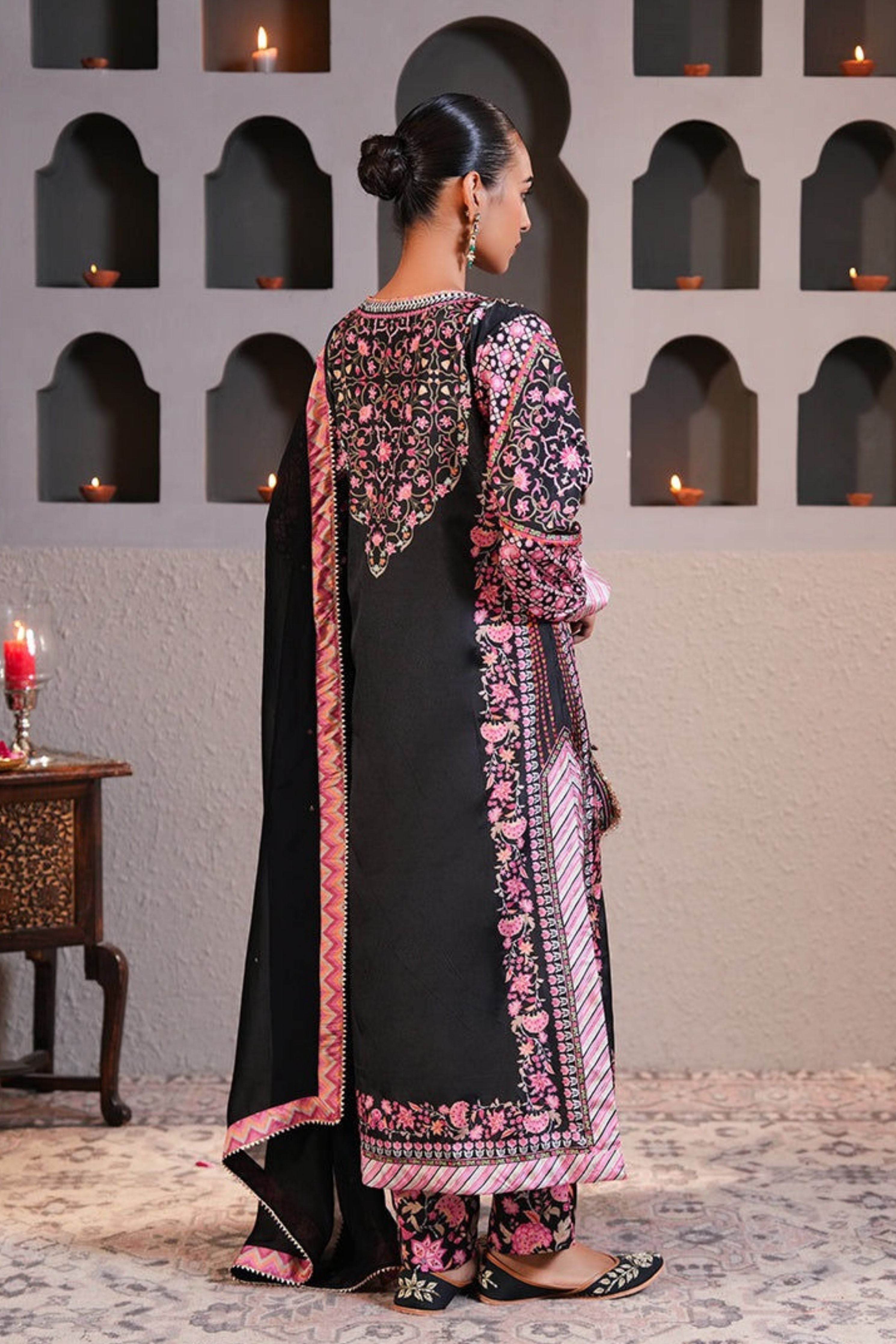 Khwaab Gulabi Kurta Set With Dupatta