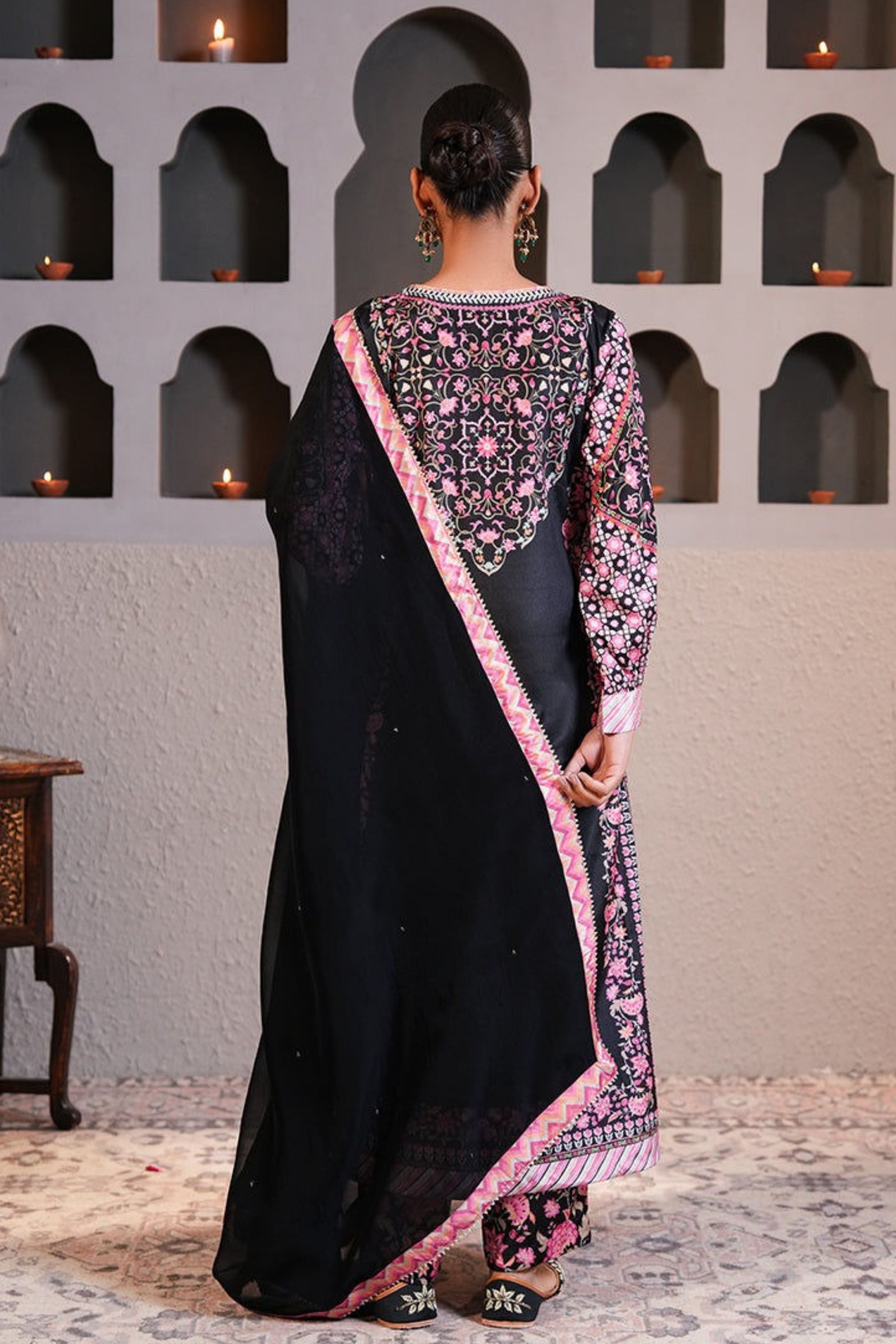 Khwaab Gulabi Kurta Set With Dupatta