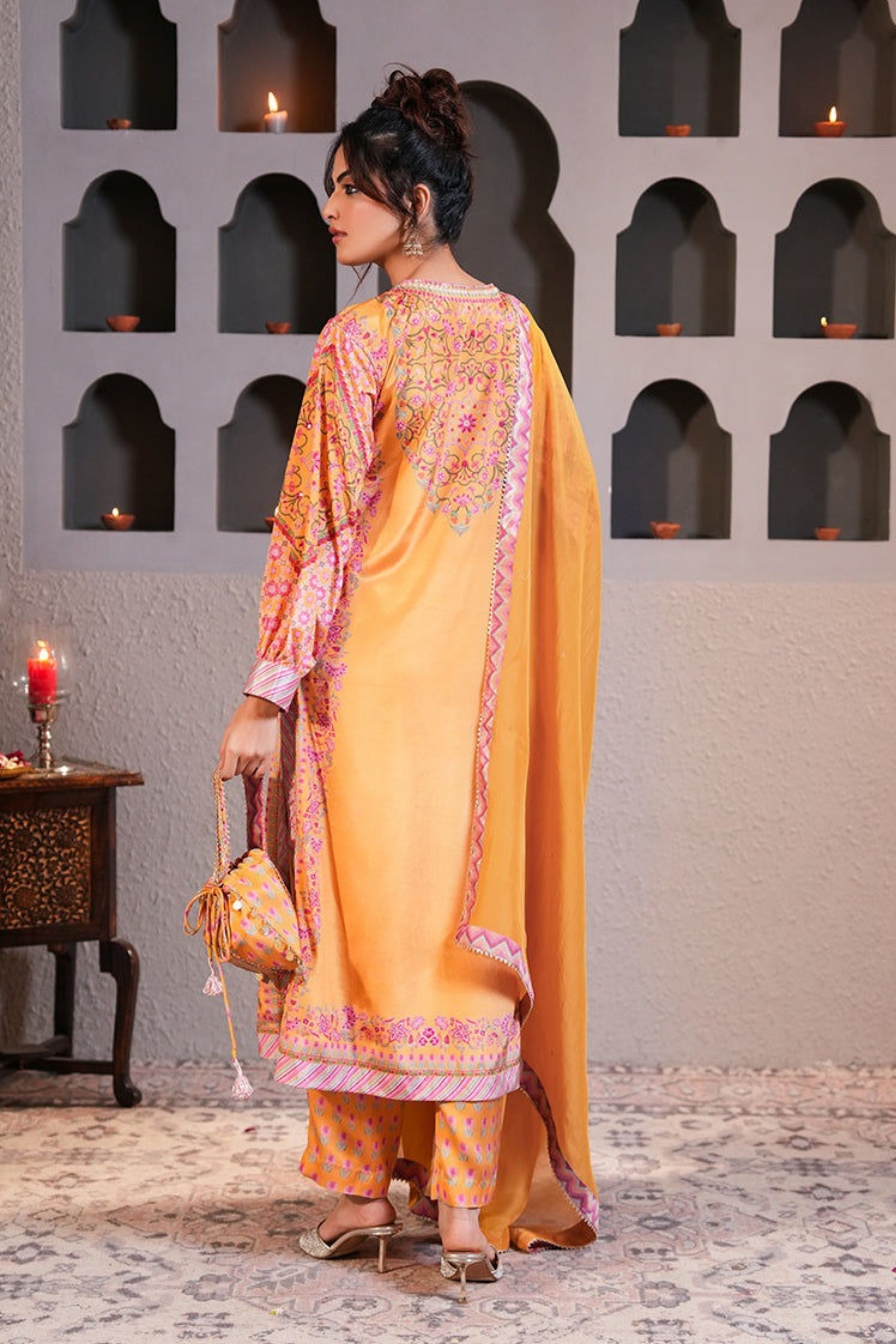 Mehreen Gulabi Kurta Set With Dupatta