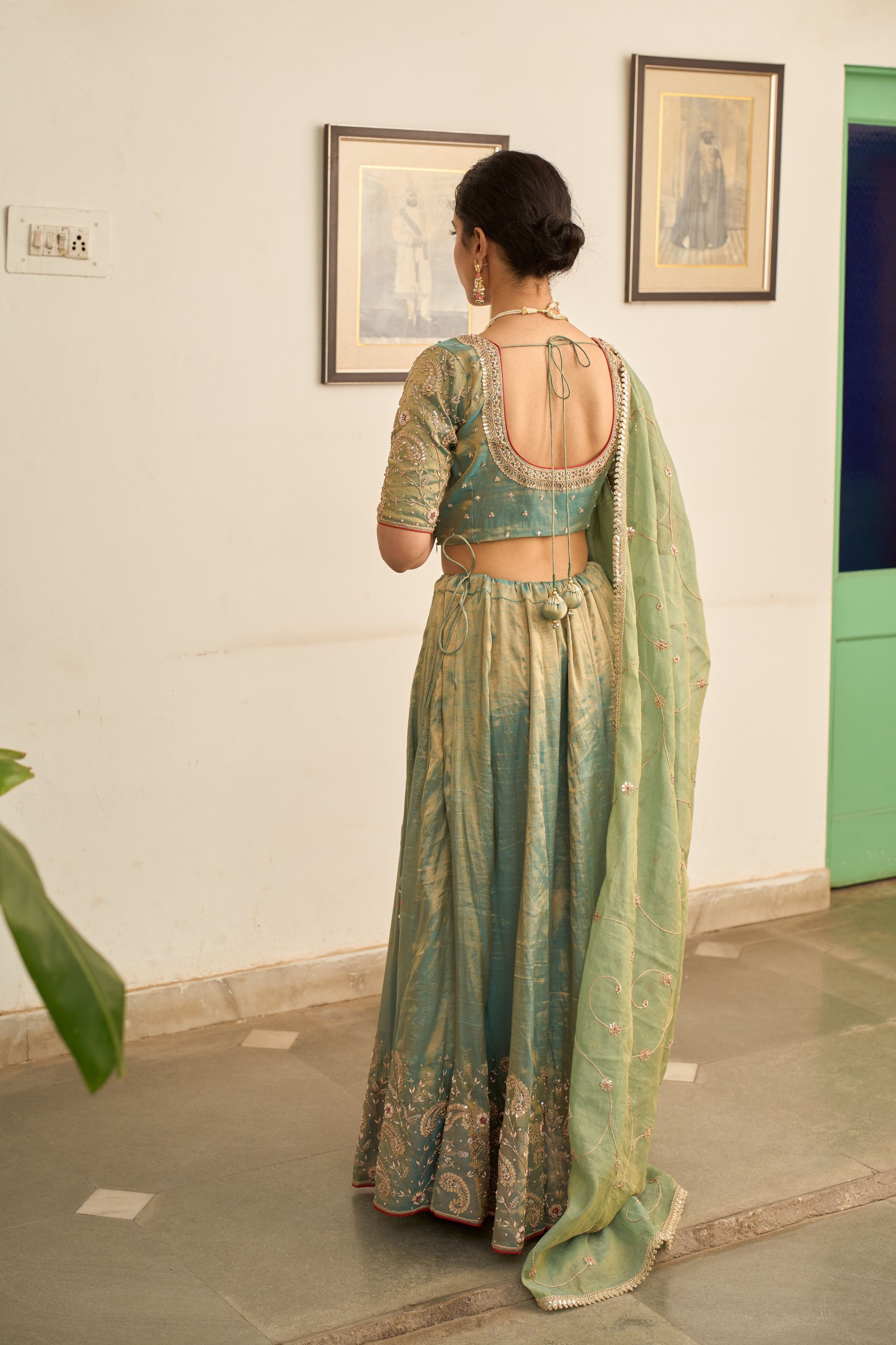 Nayaab Lehenga Set