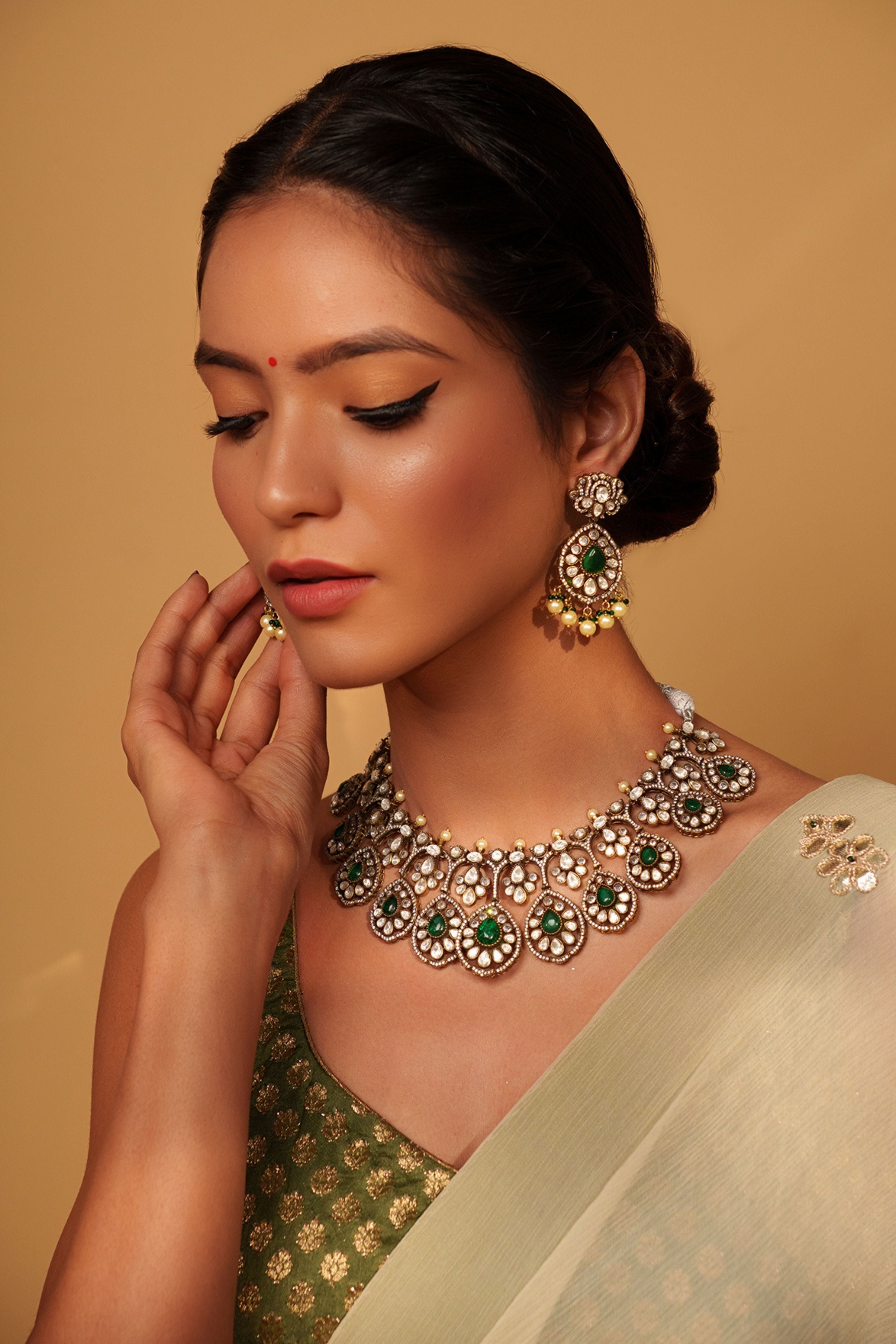 Gold Bold And Dramatic Two Tone Finish Polki Necklace Set