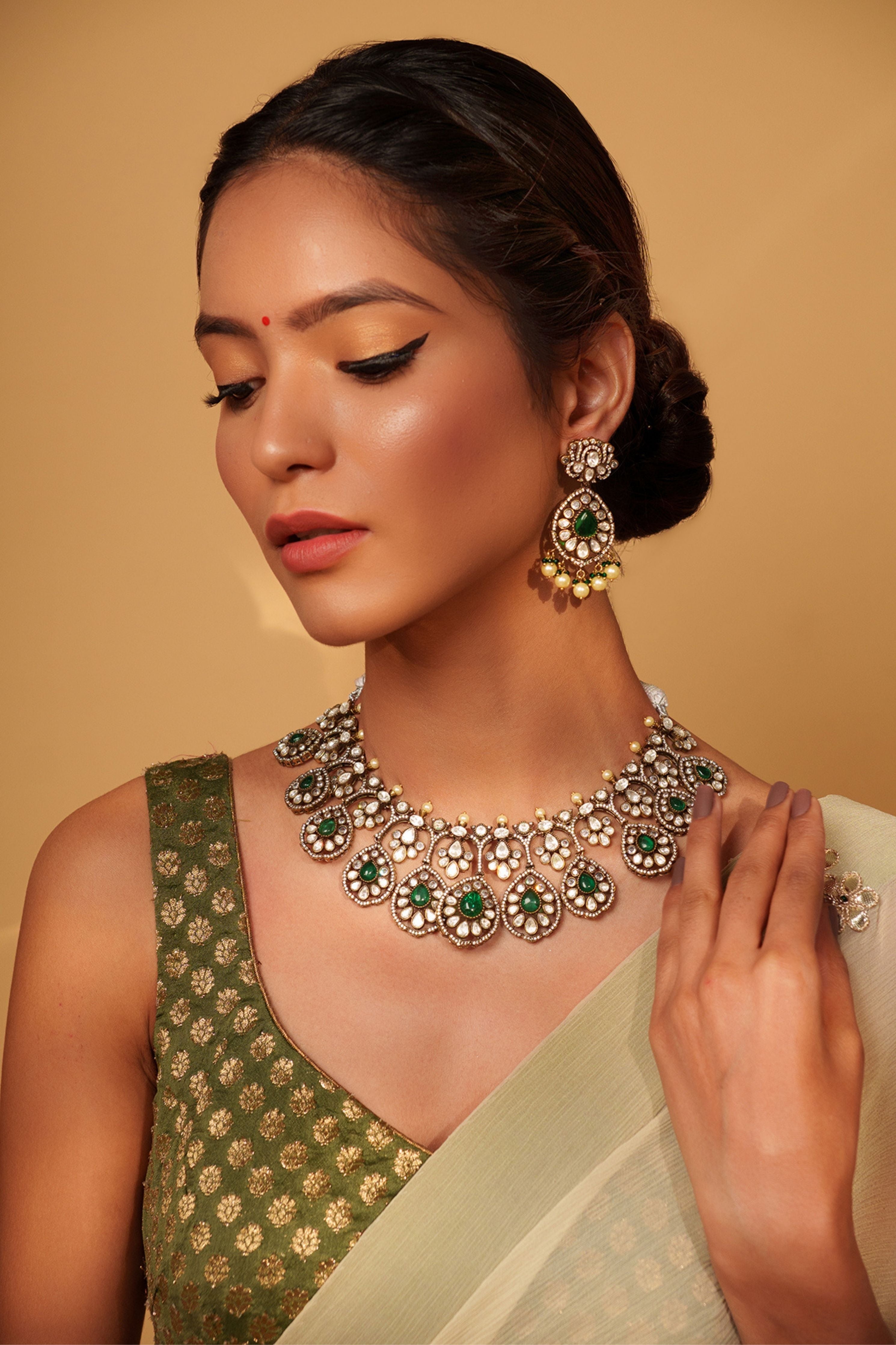 Gold Bold And Dramatic Two Tone Finish Polki Necklace Set