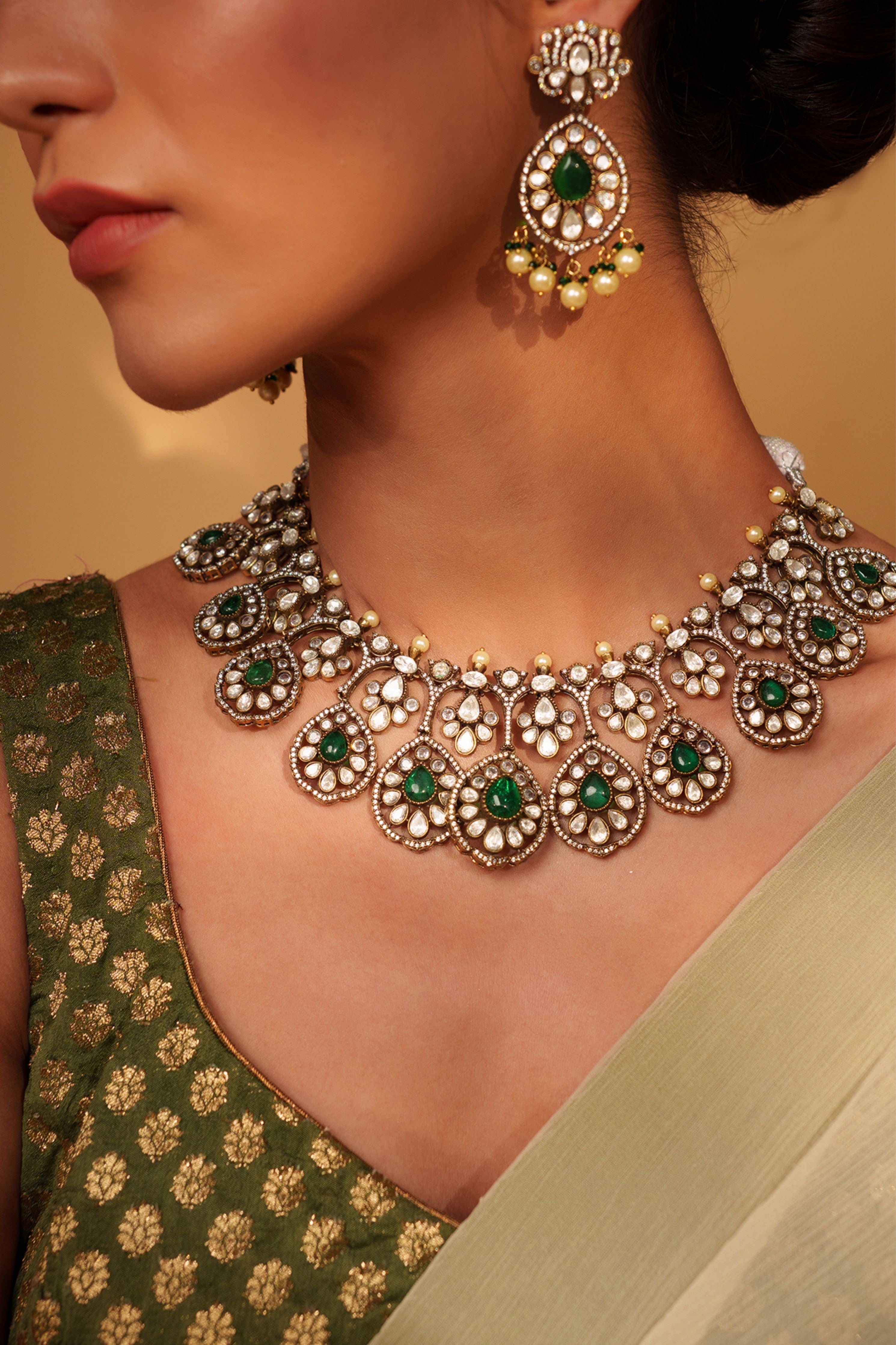 Gold Bold And Dramatic Two Tone Finish Polki Necklace Set