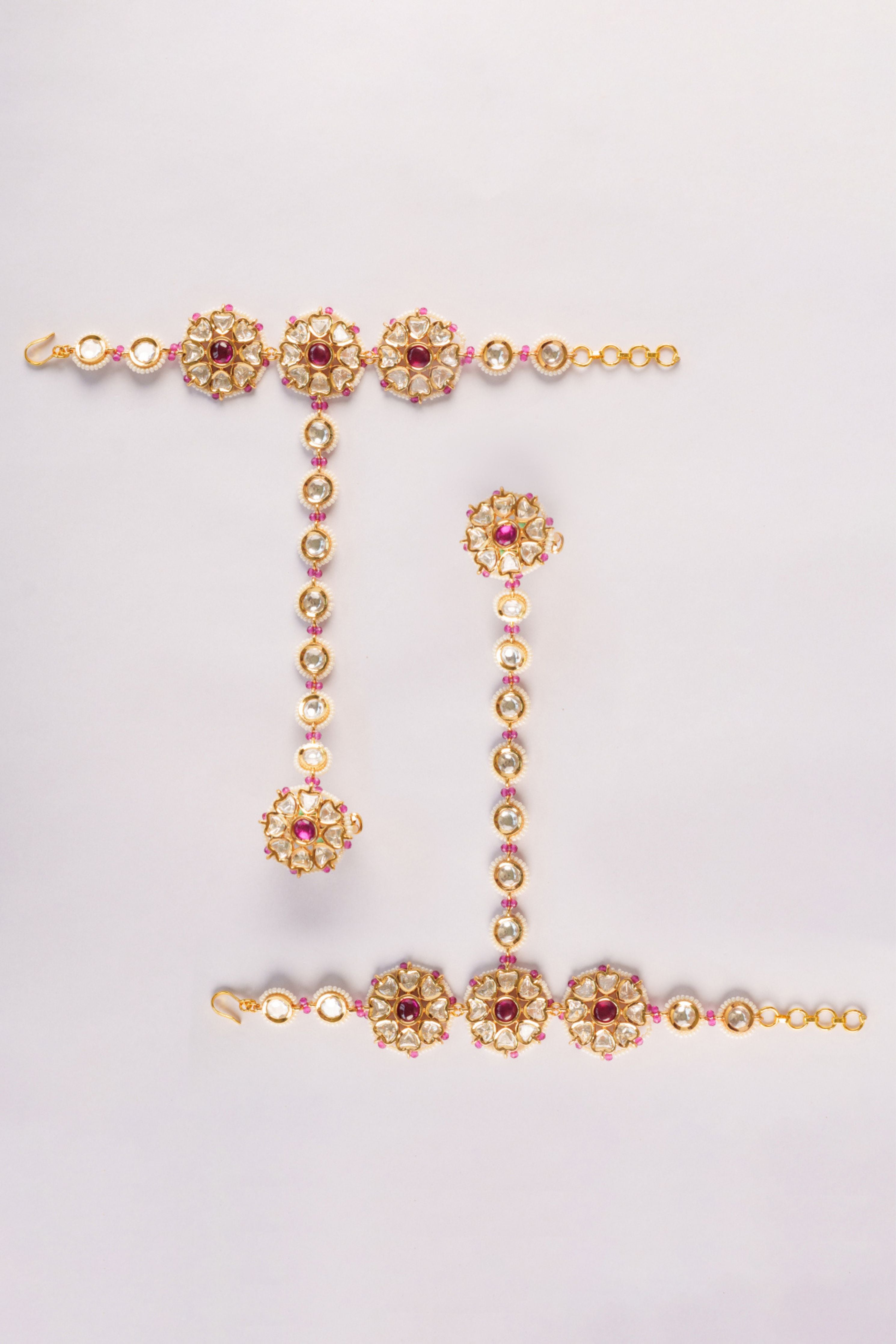 Sharira Red Kundan Hathphool