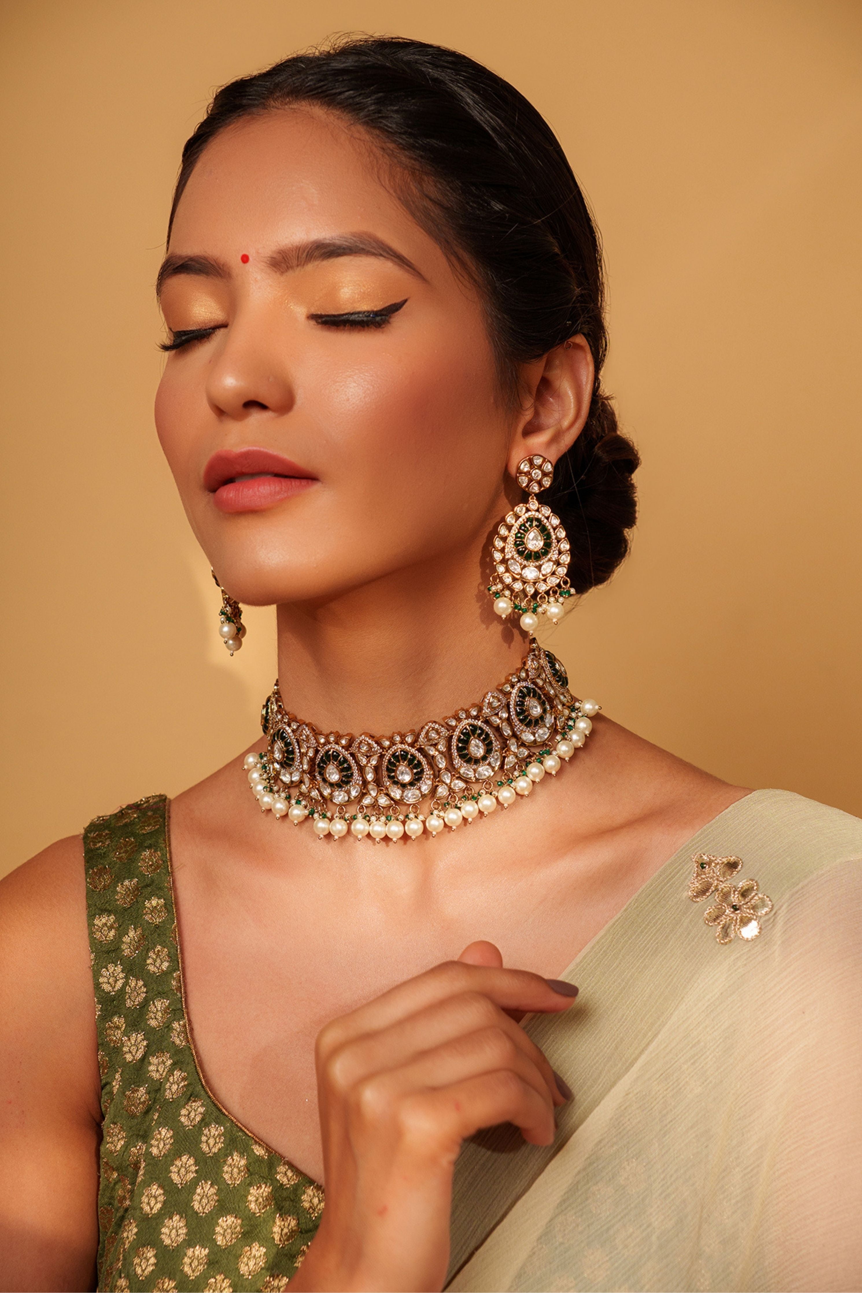 Green Bold Two Tone Finish Polki Choker Set