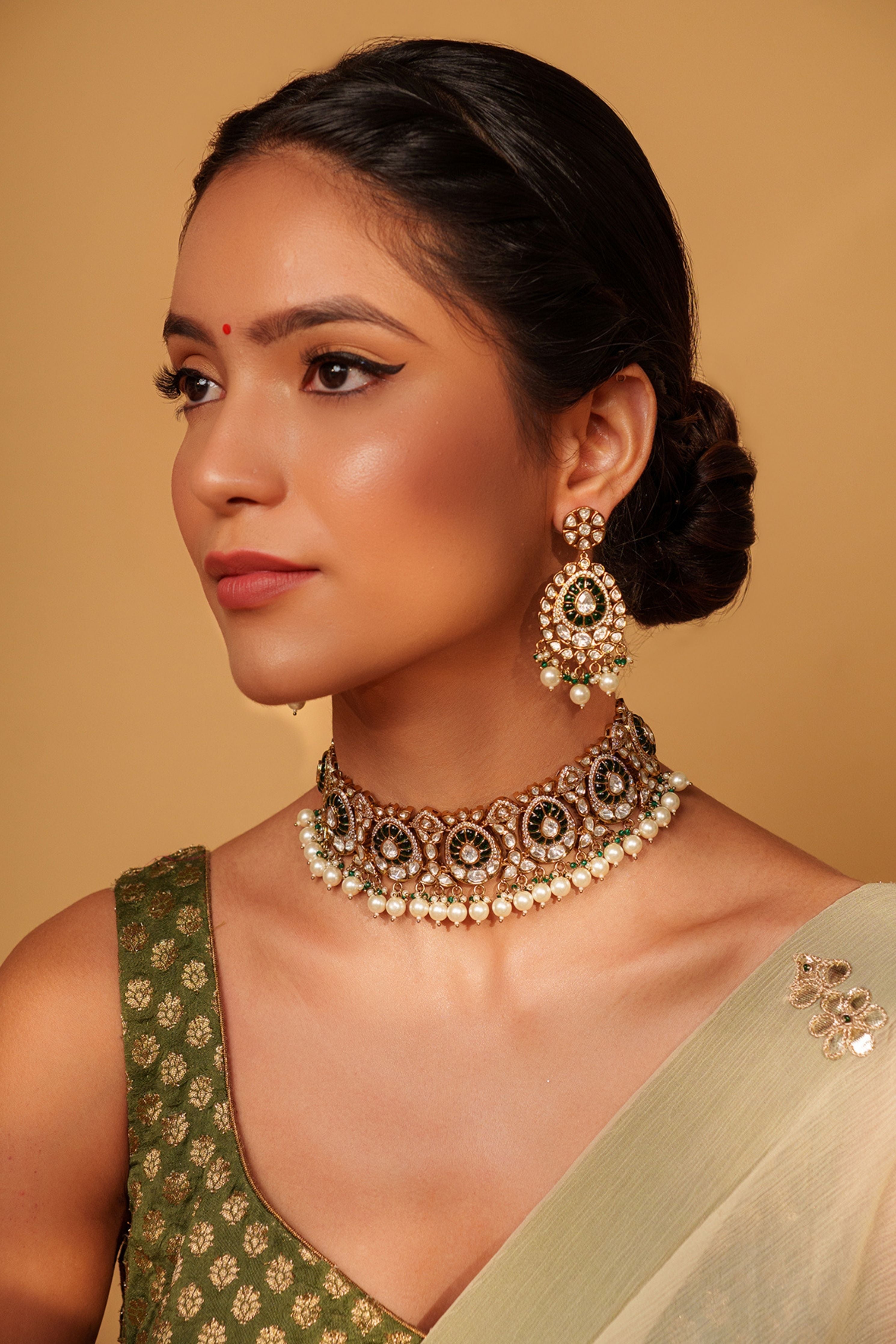 Green Bold Two Tone Finish Polki Choker Set