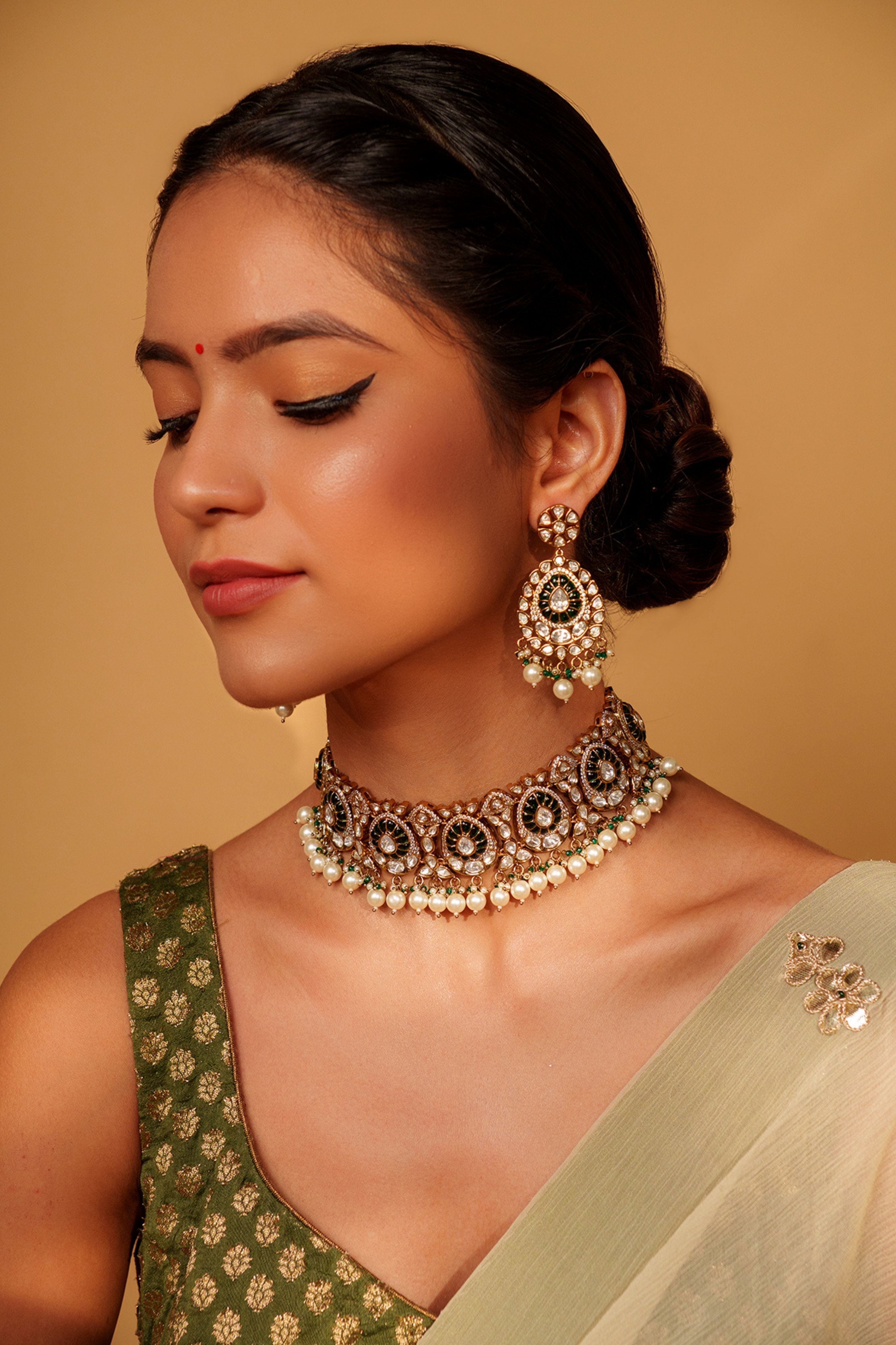 Green Bold Two Tone Finish Polki Choker Set