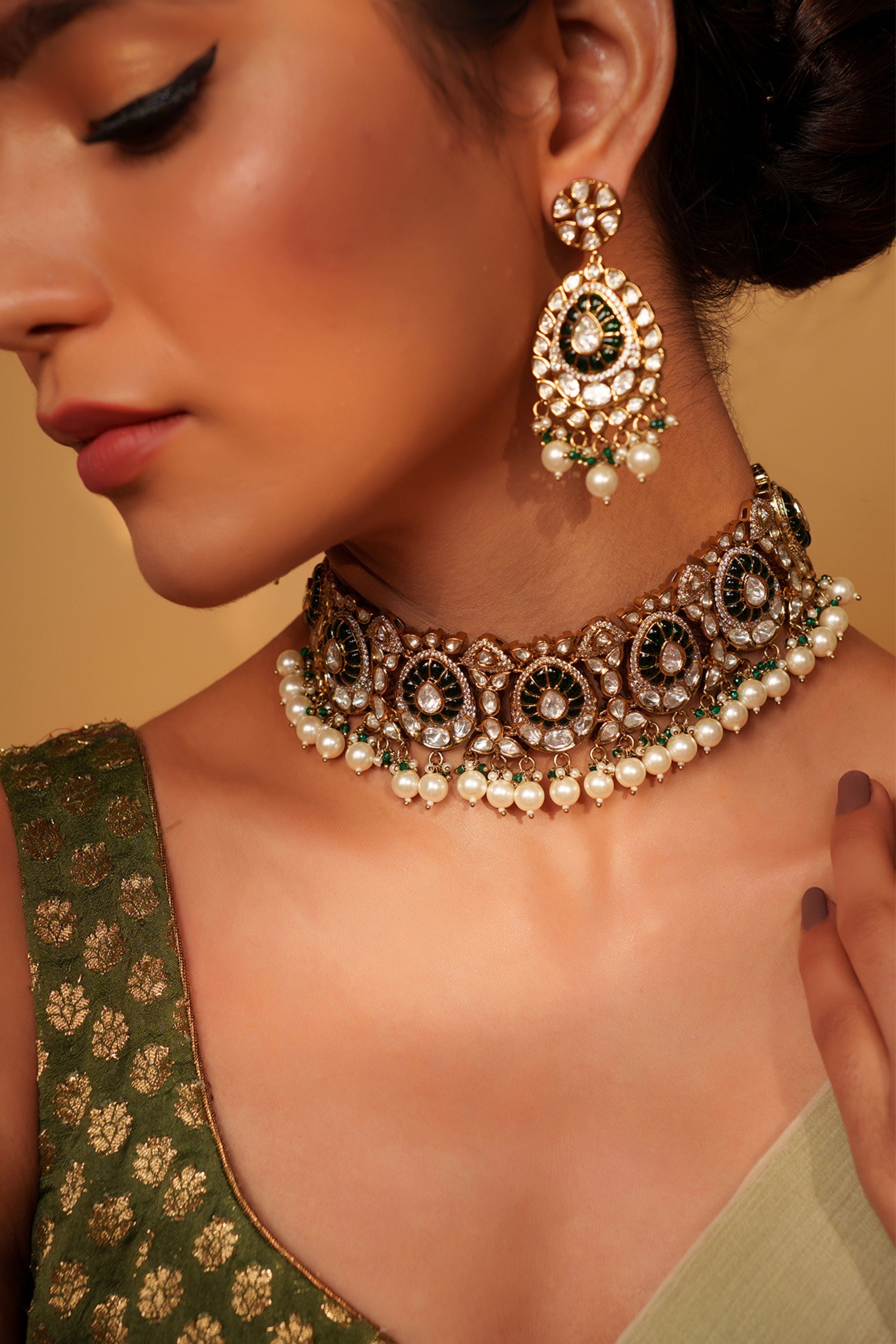 Green Bold Two Tone Finish Polki Choker Set