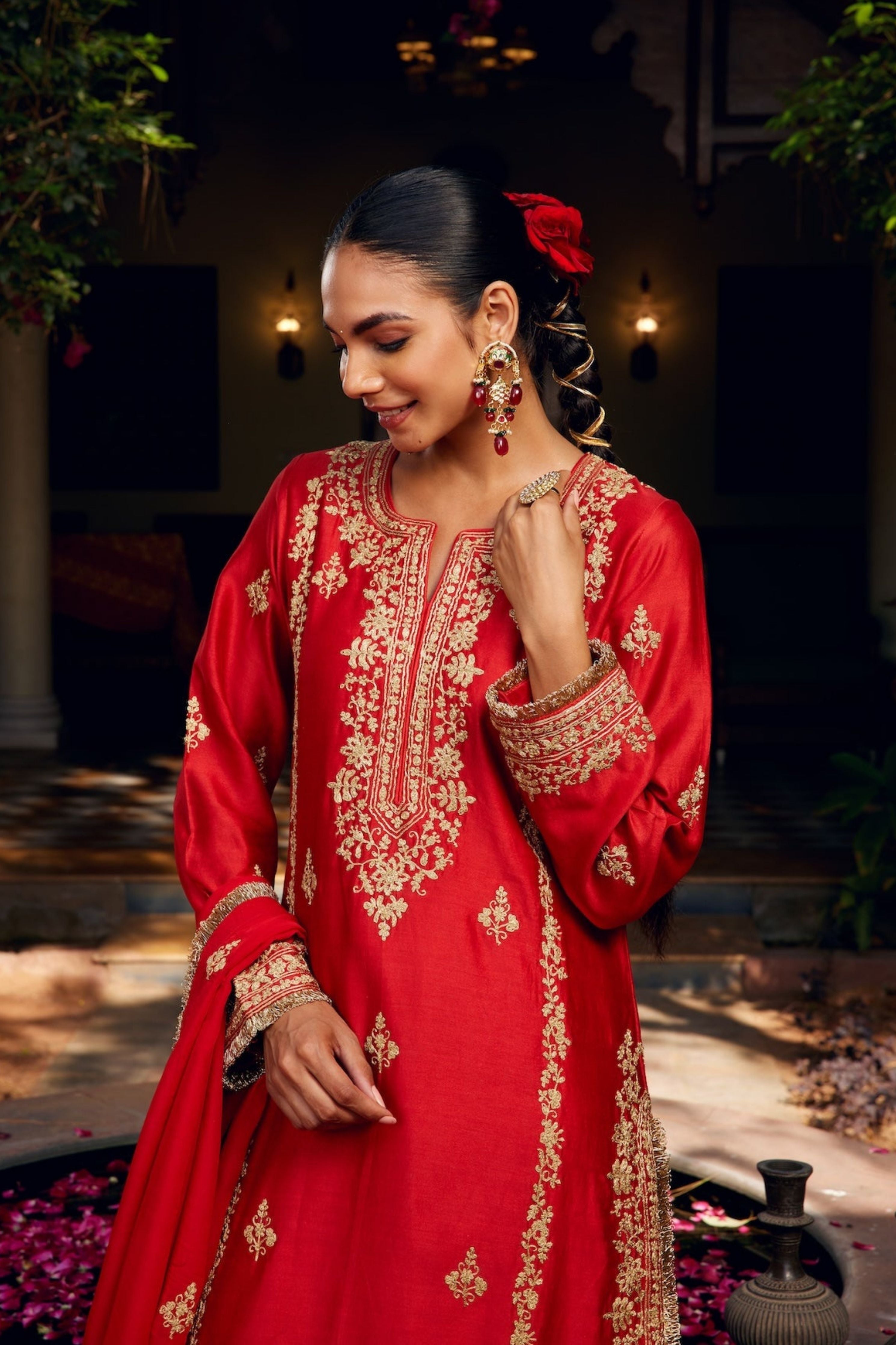 Sindoori Inayat Kurta Set