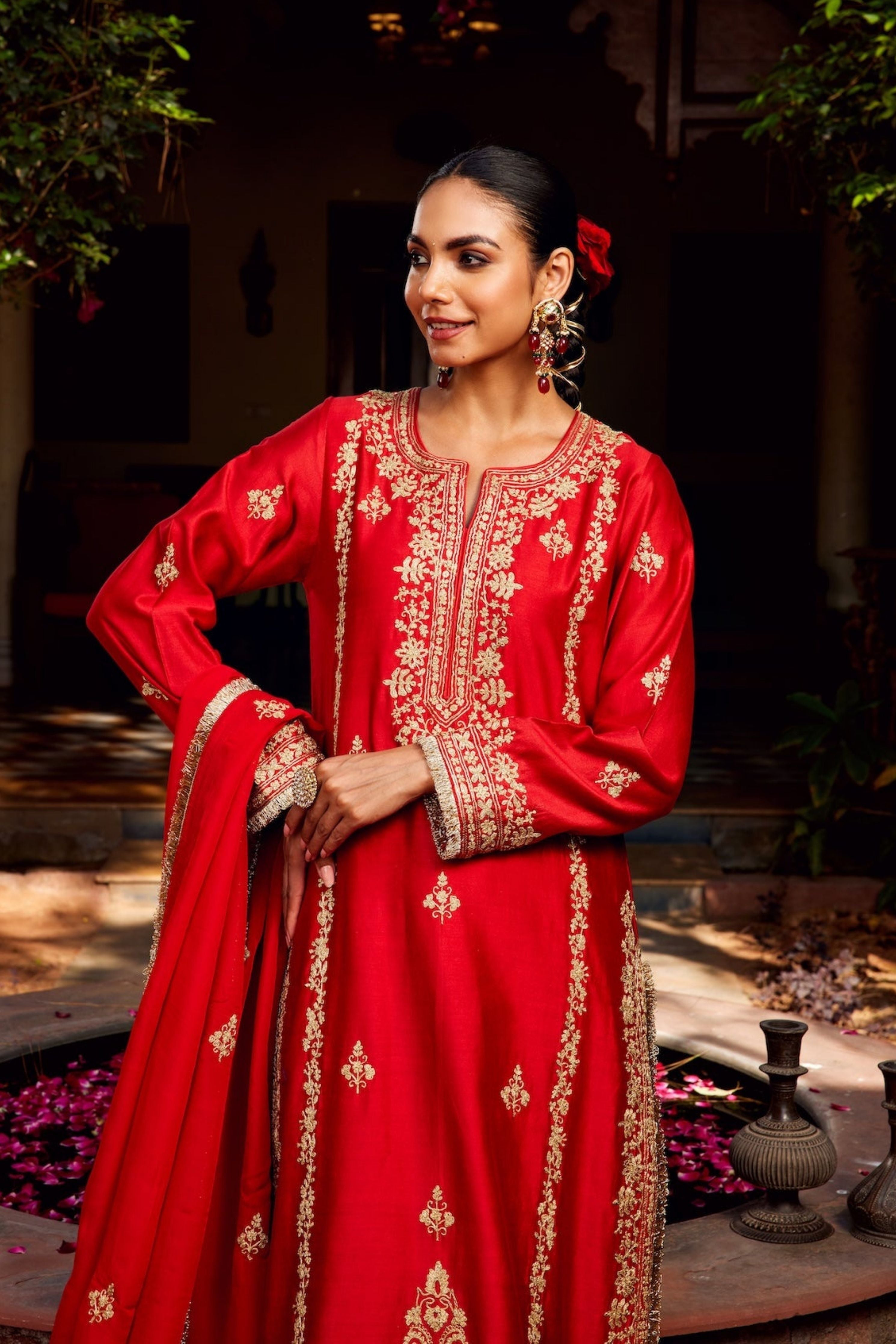 Sindoori Inayat Kurta Set