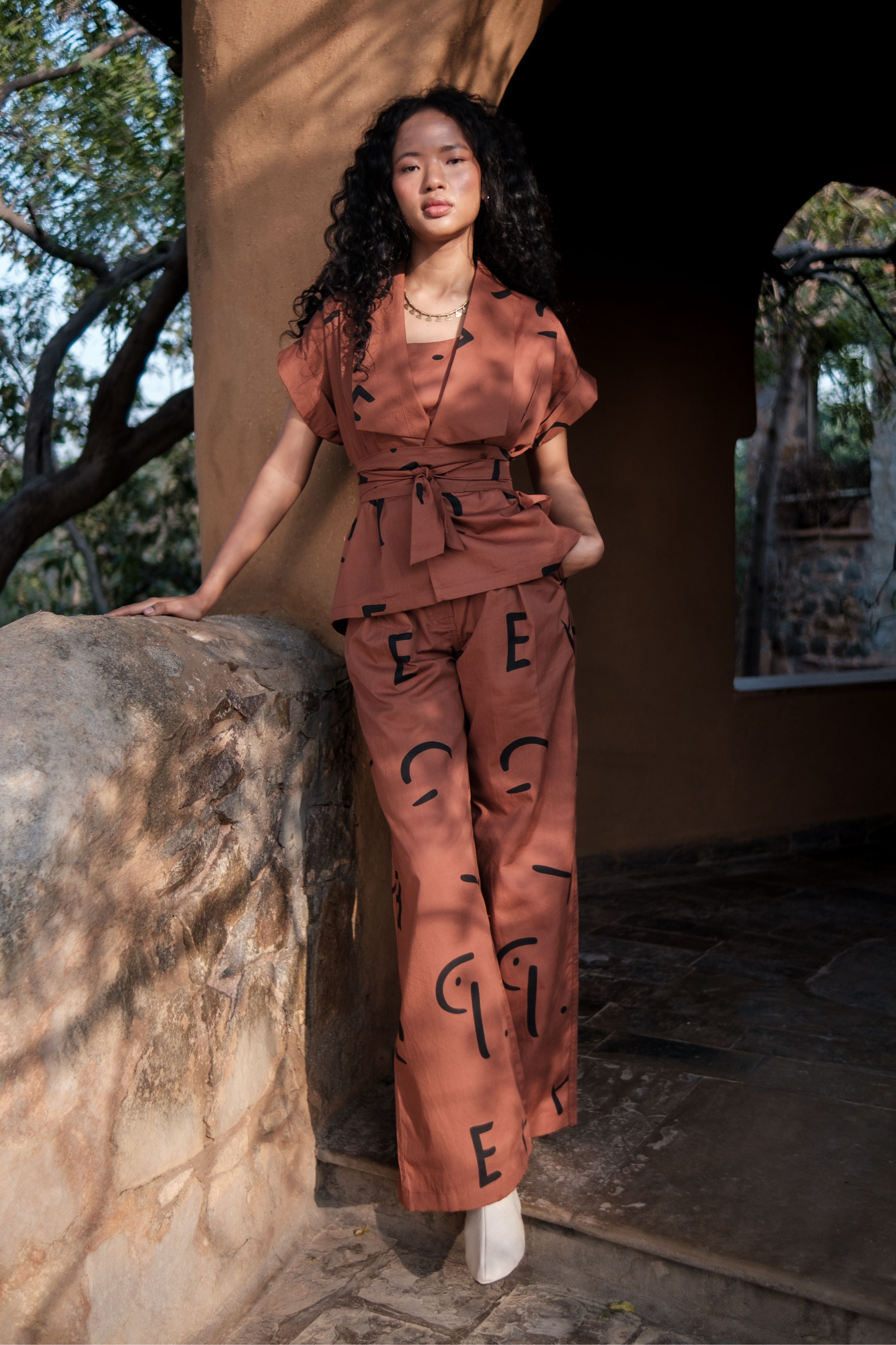 Copper Line Printed Berlin Shawl collar Top