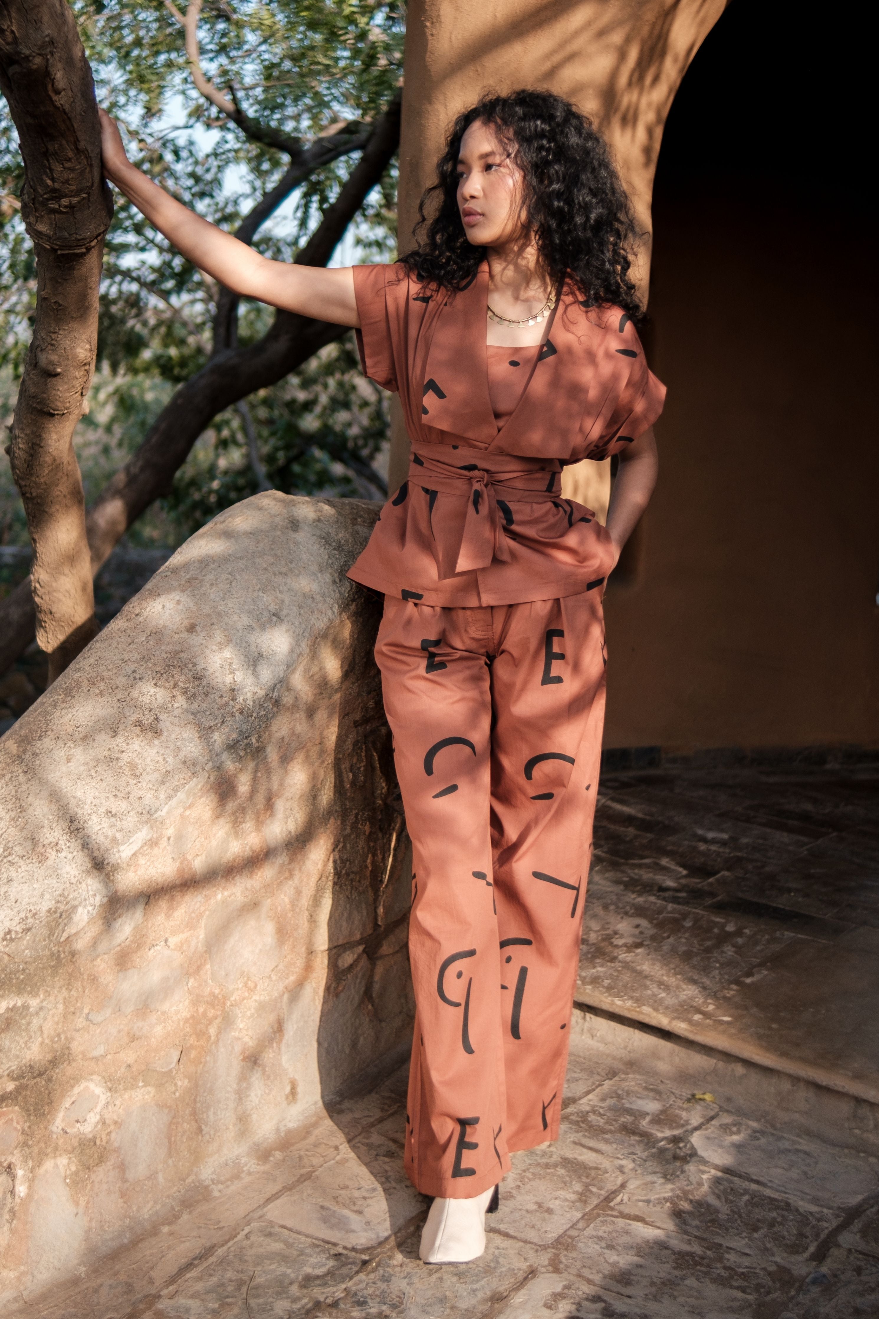 Copper Line Printed Berlin Shawl collar Top