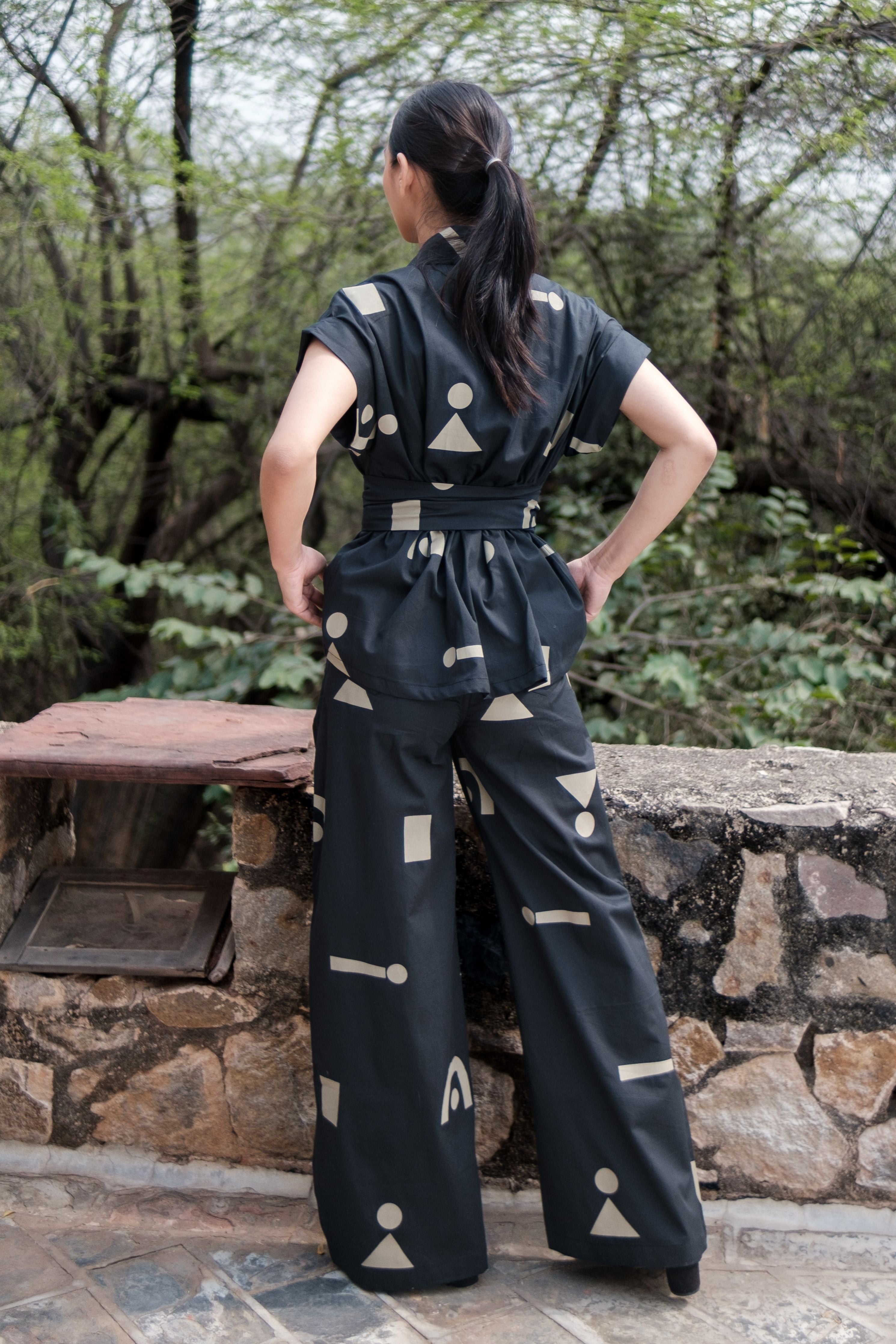 Black Trigular Print Berlin Shawl collar Top