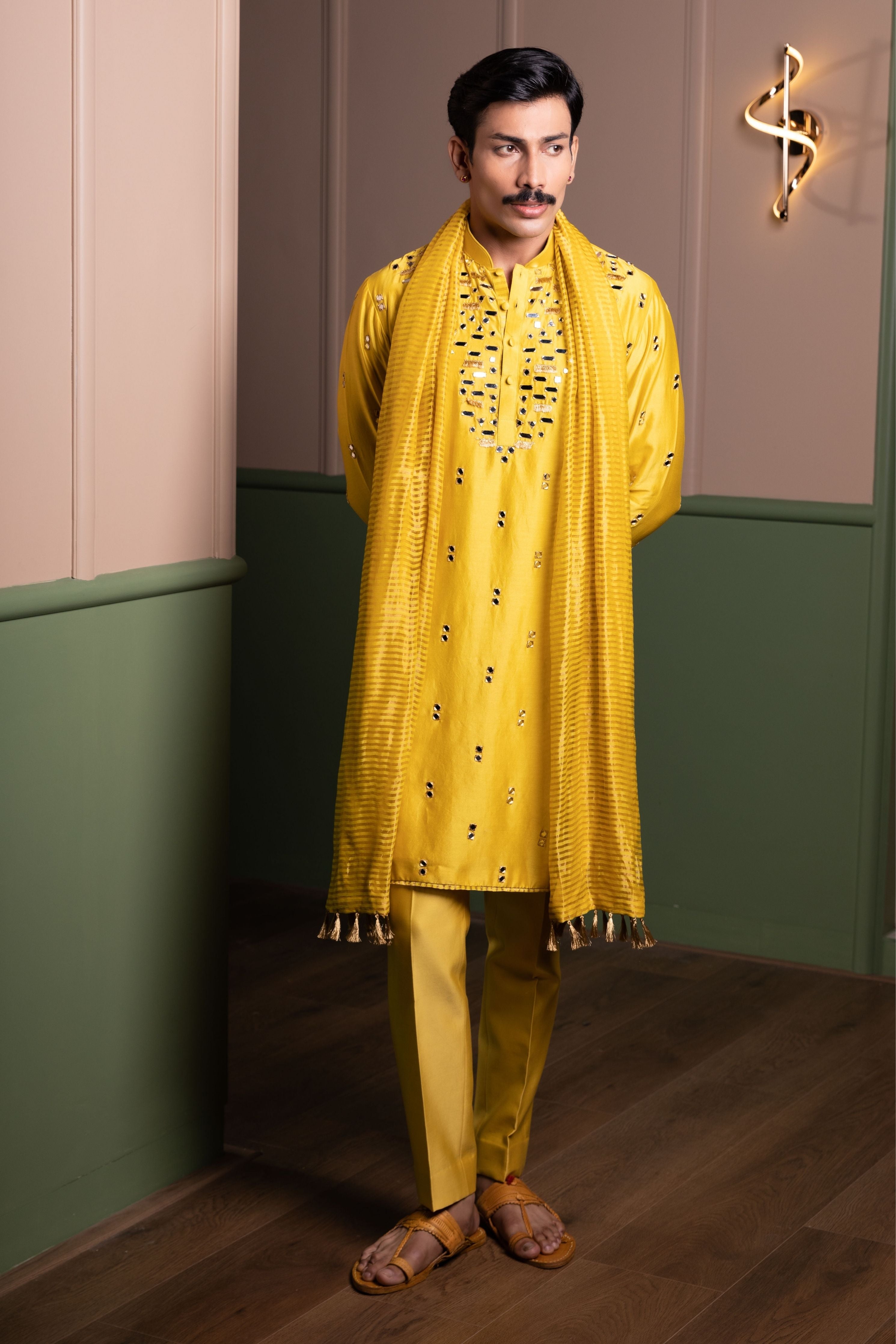 Mirror Drop Kurta with Banarasi Stole Set