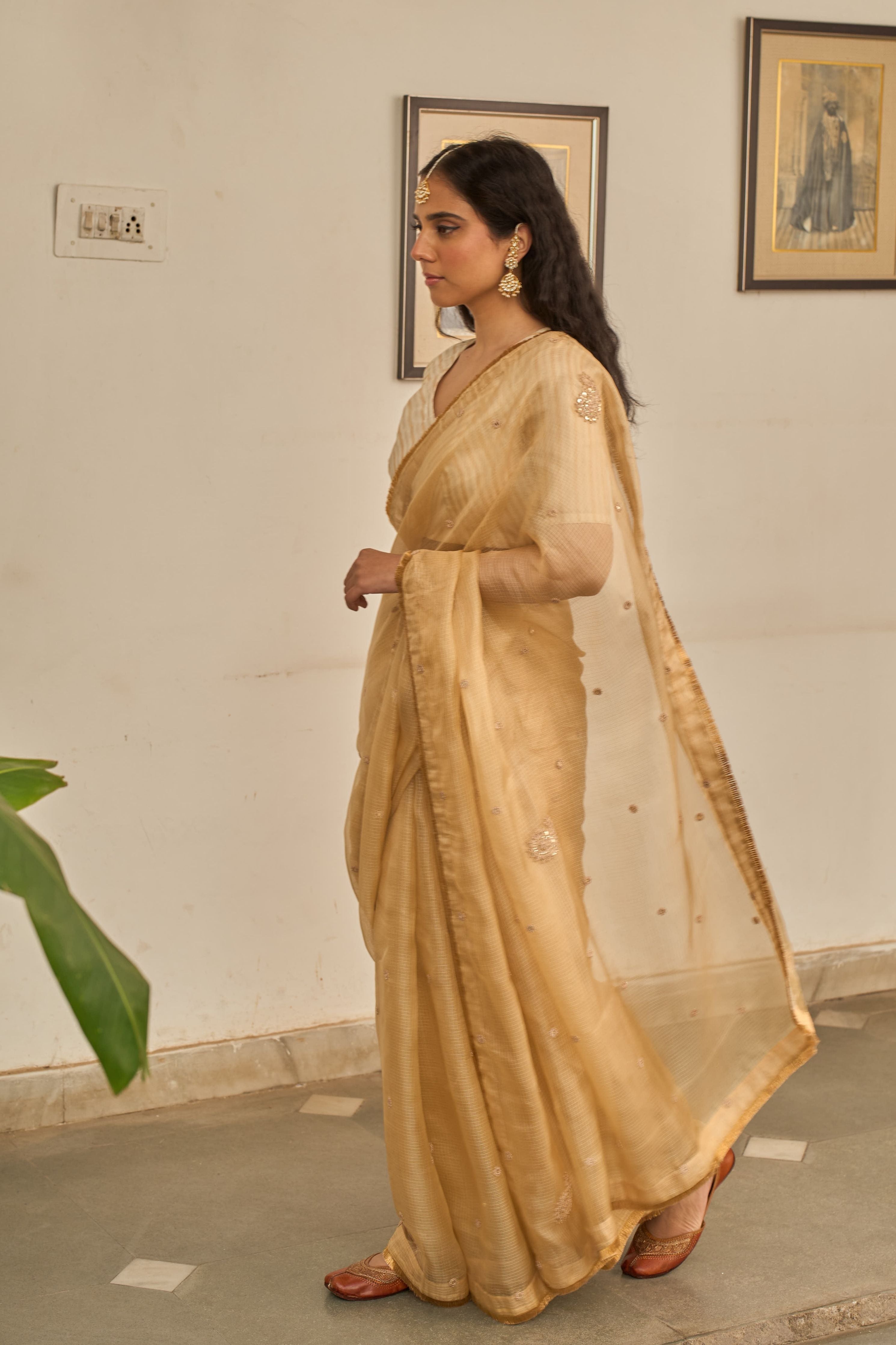 Gulzar Saree