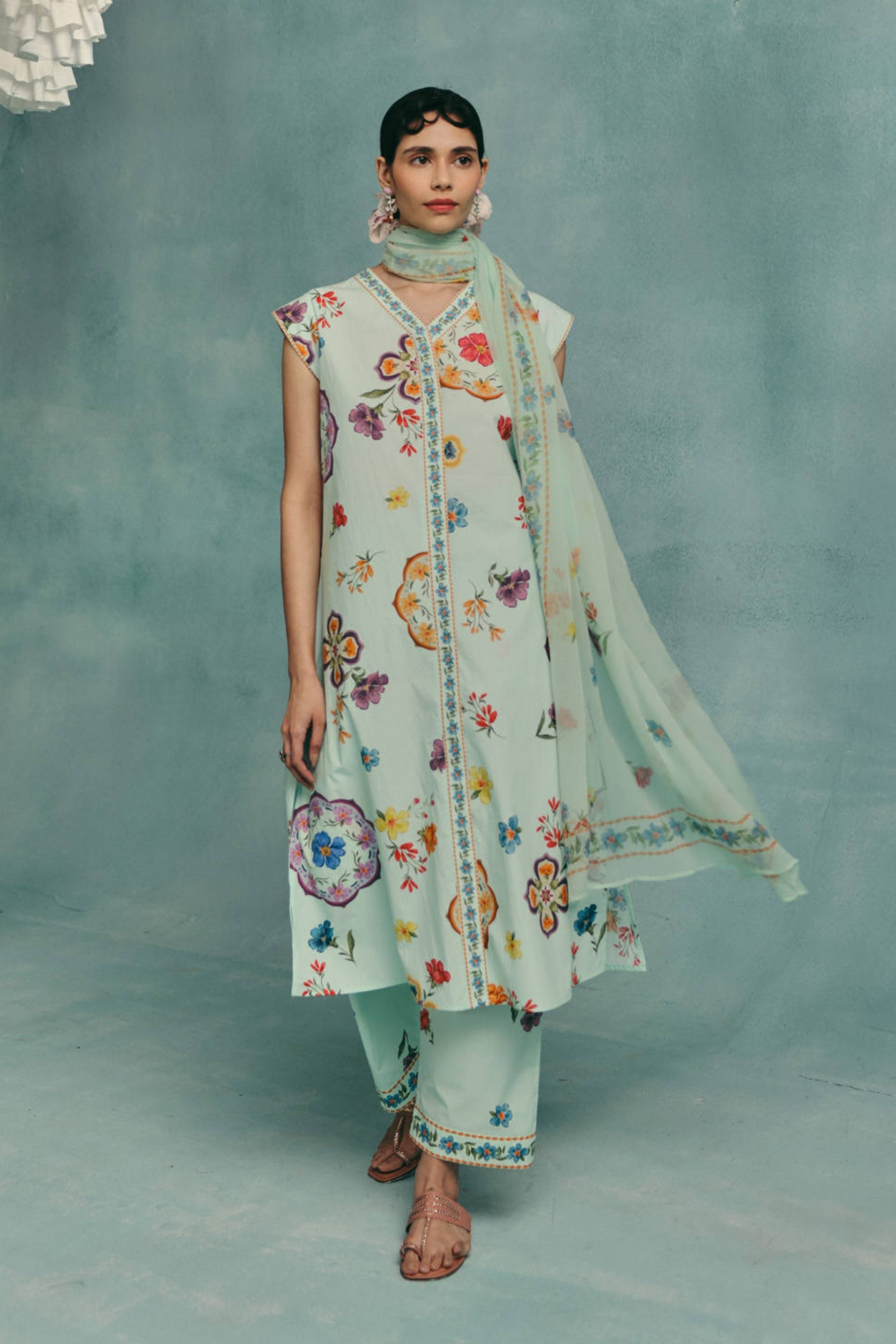 Daisy Sleeveless Kurta Set Blue