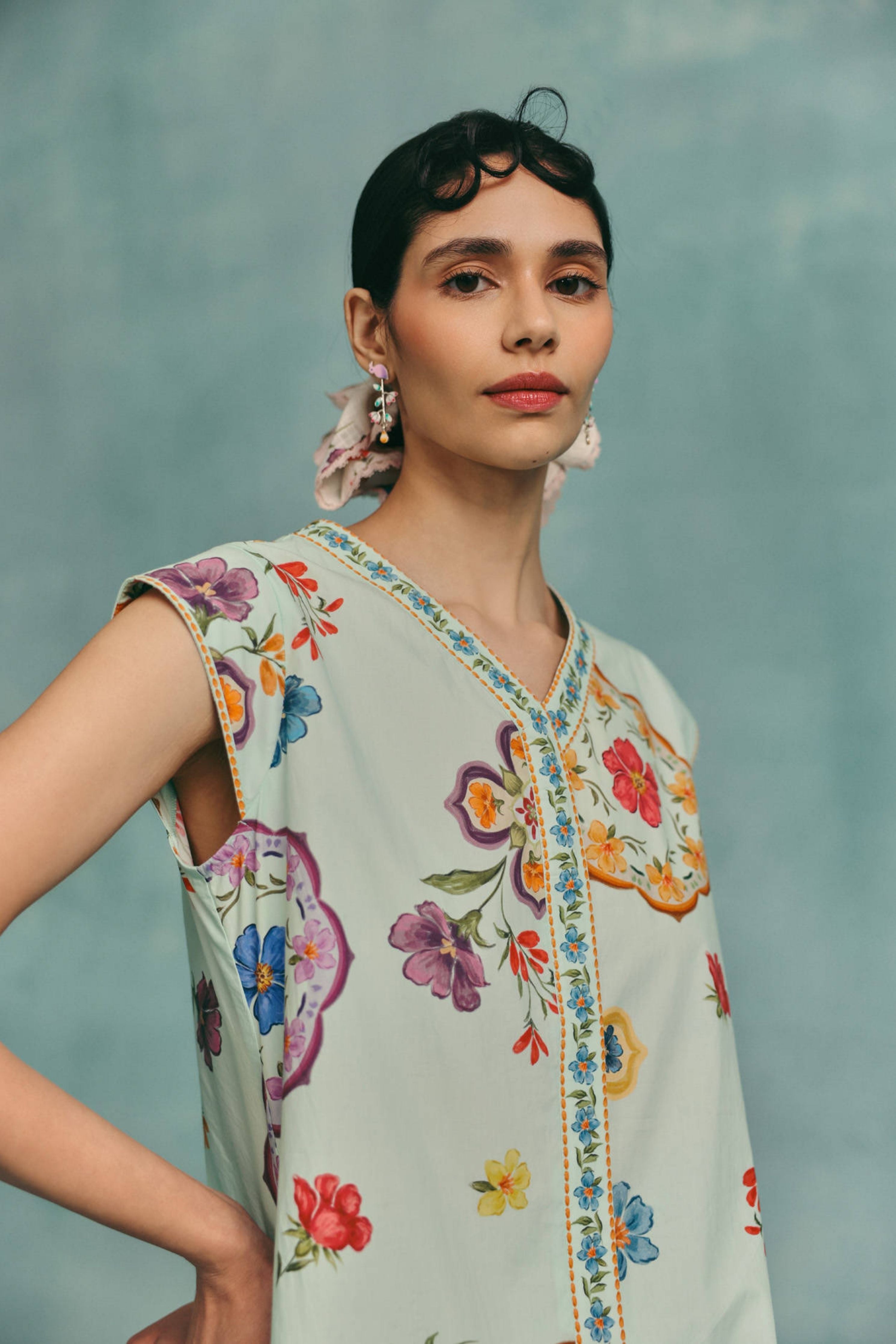 Daisy Sleeveless Kurta Set Blue