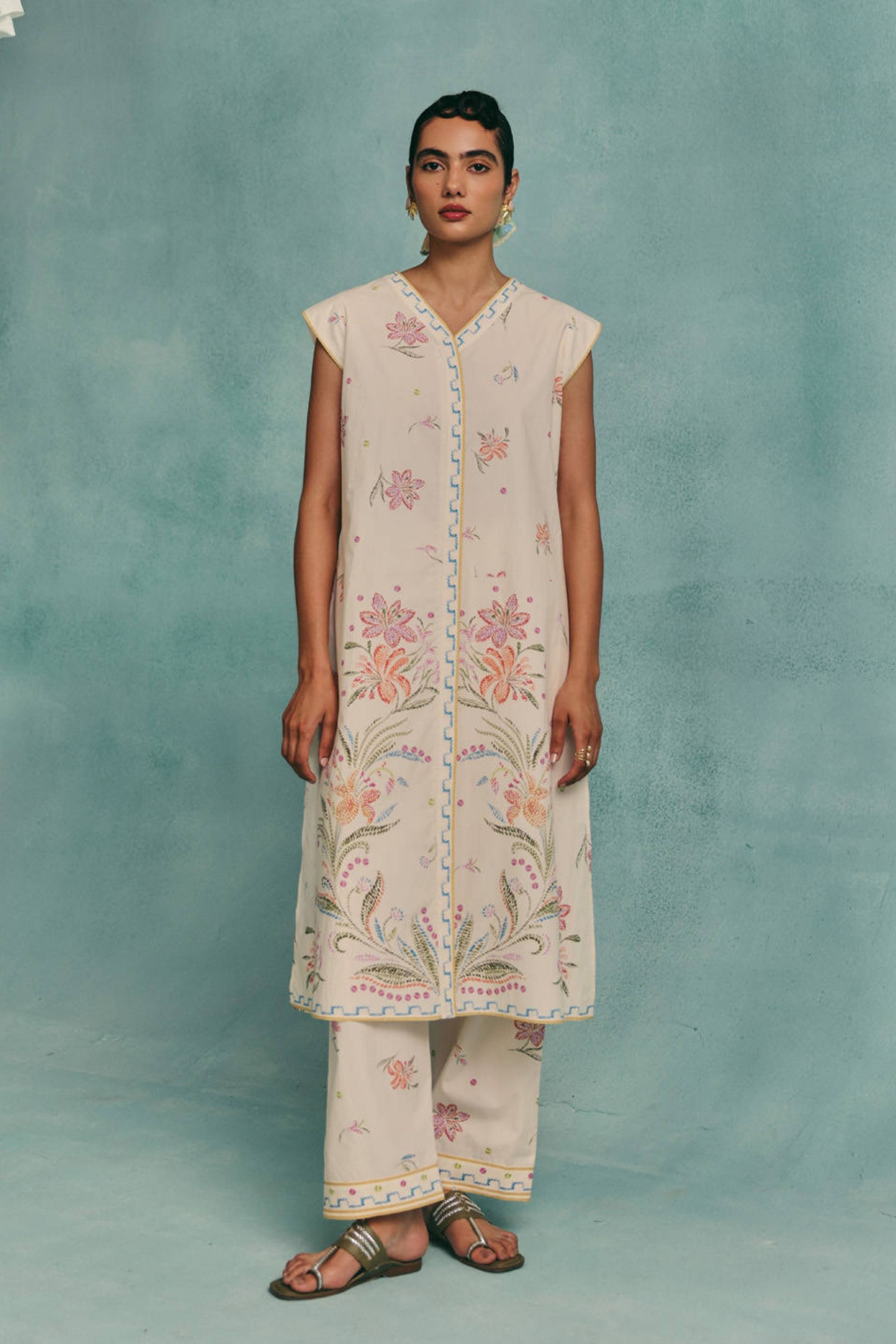 Hibiscus Sleeveless Kurta Set Ecru