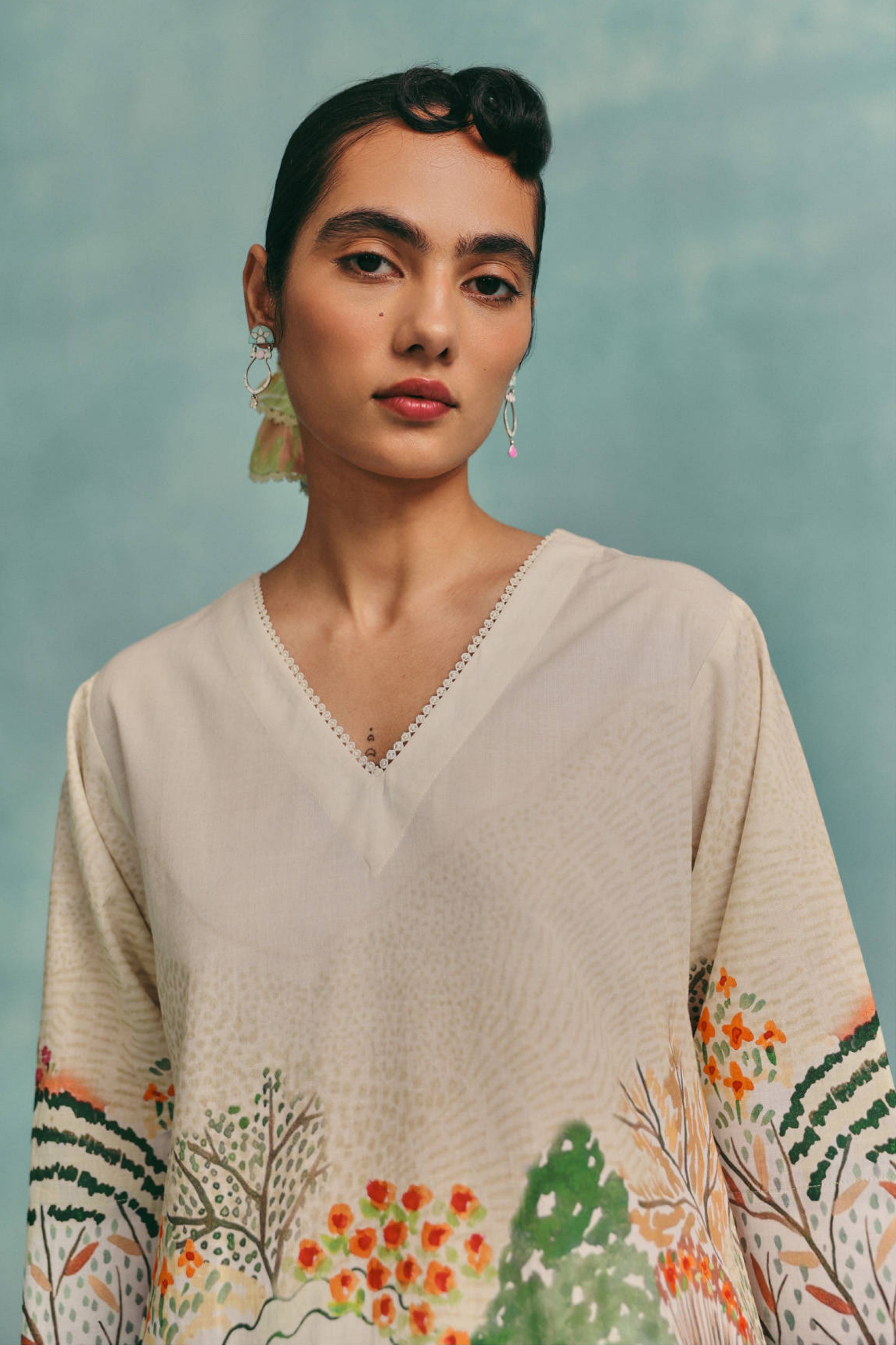 Meadow Vneck Kurta Set Ecru