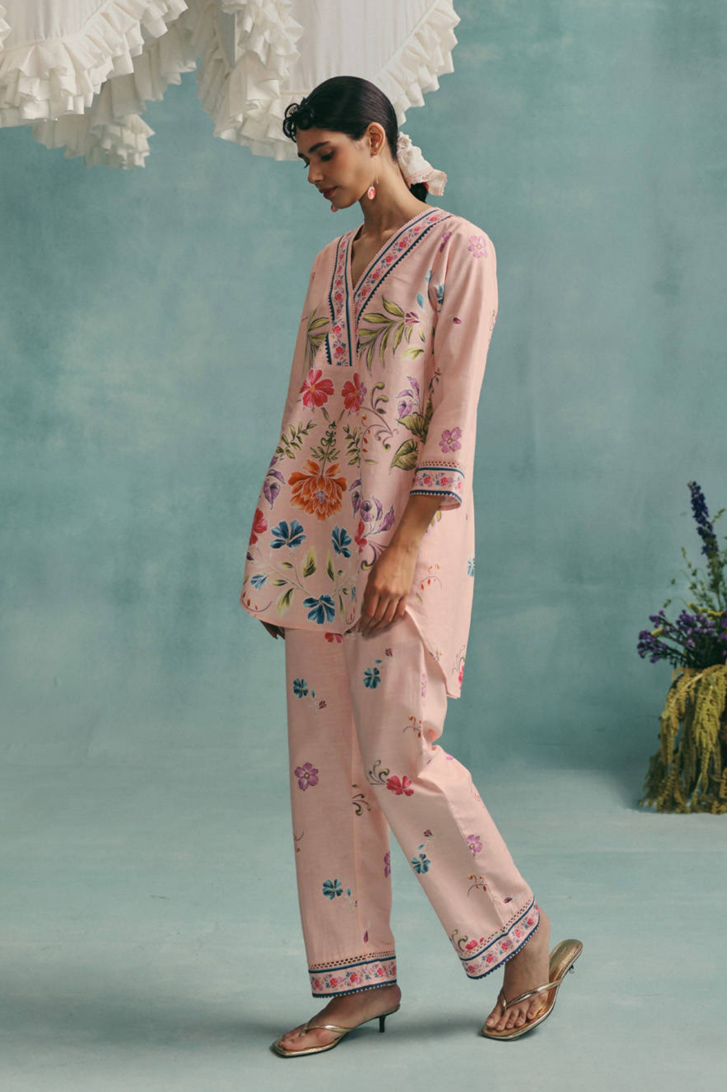 Rose Vneck Short Kurta Set