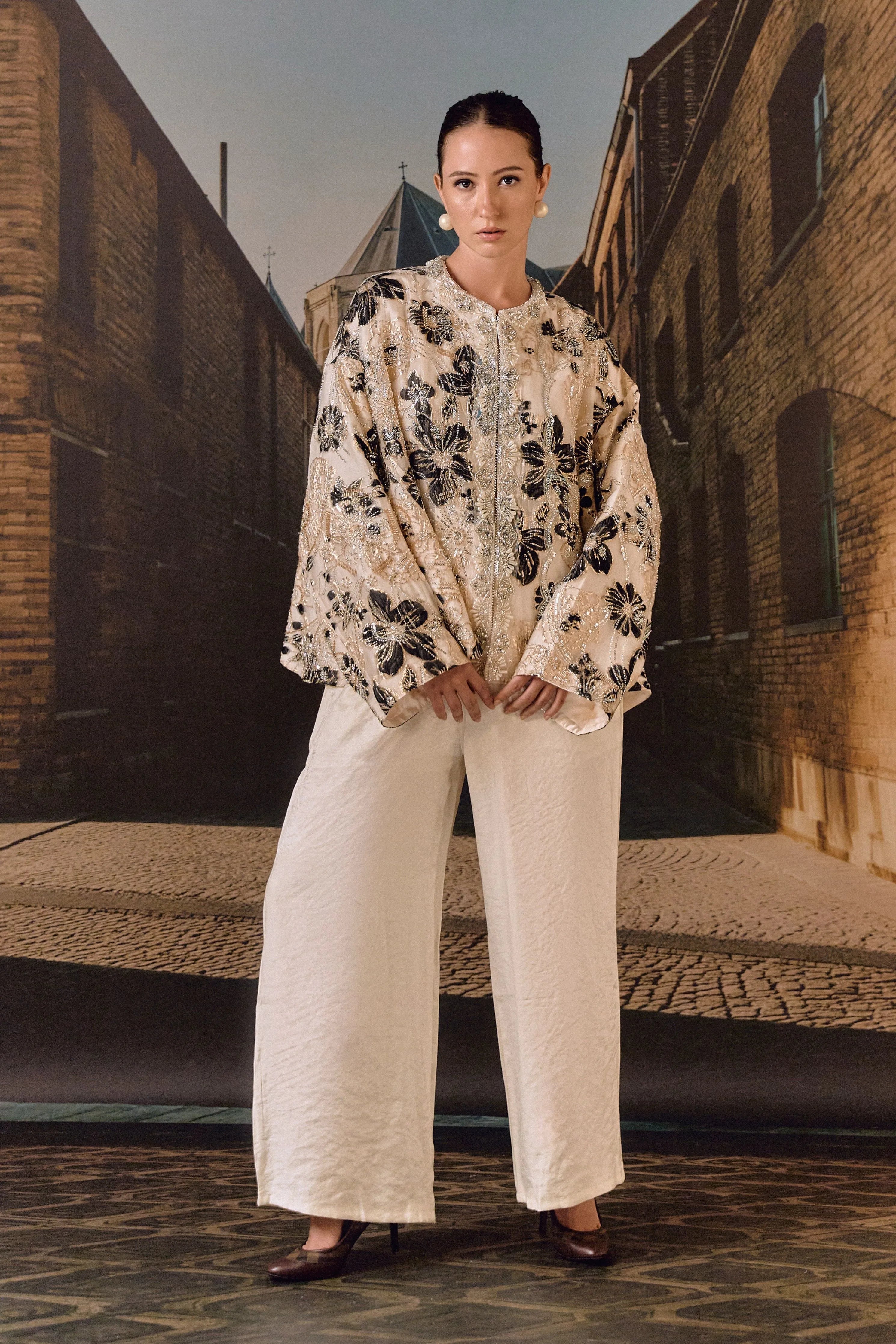 Cape jacket with floral embroidery