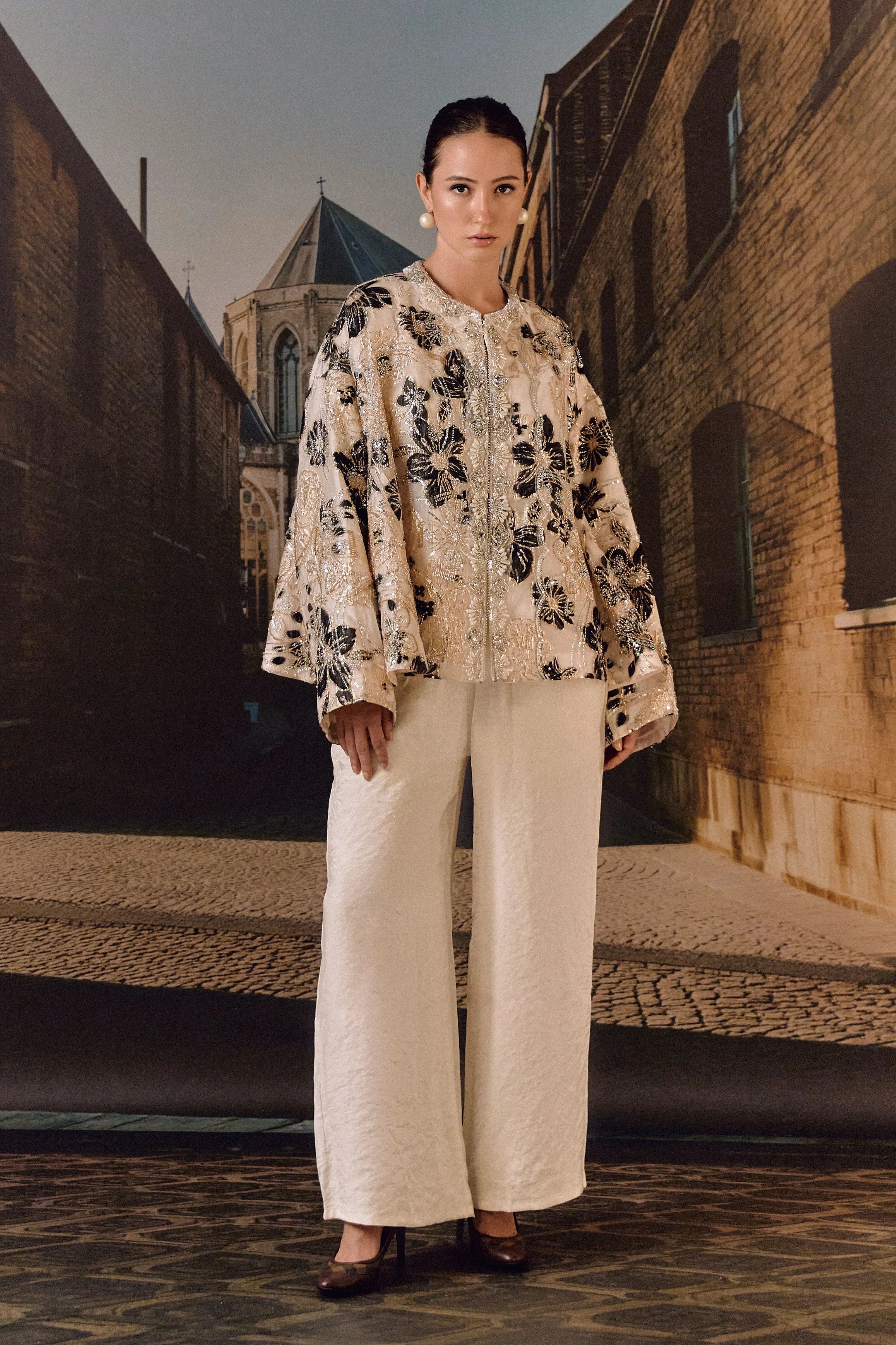 Cape jacket with floral embroidery