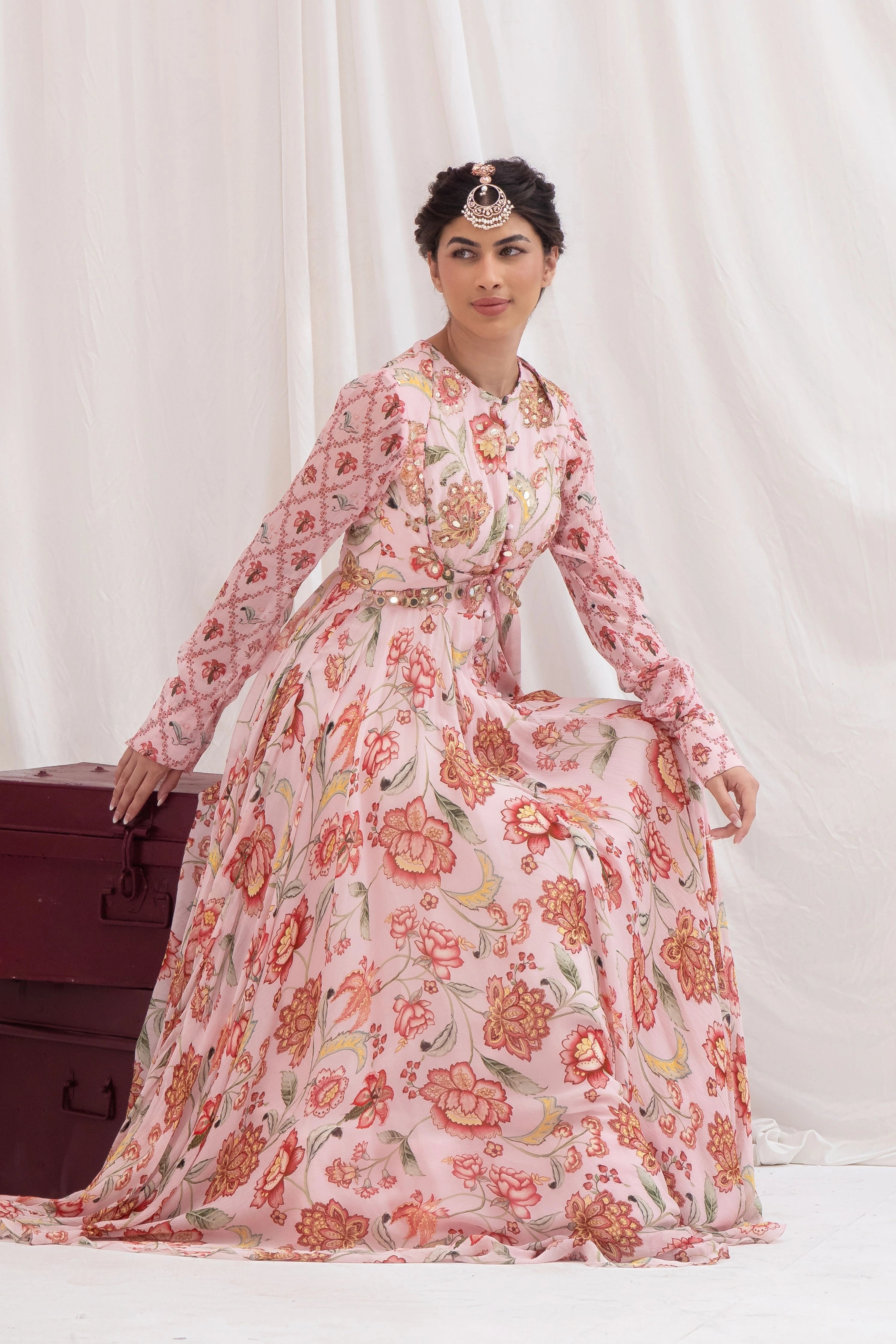 Gulabi Nazar Anarkali