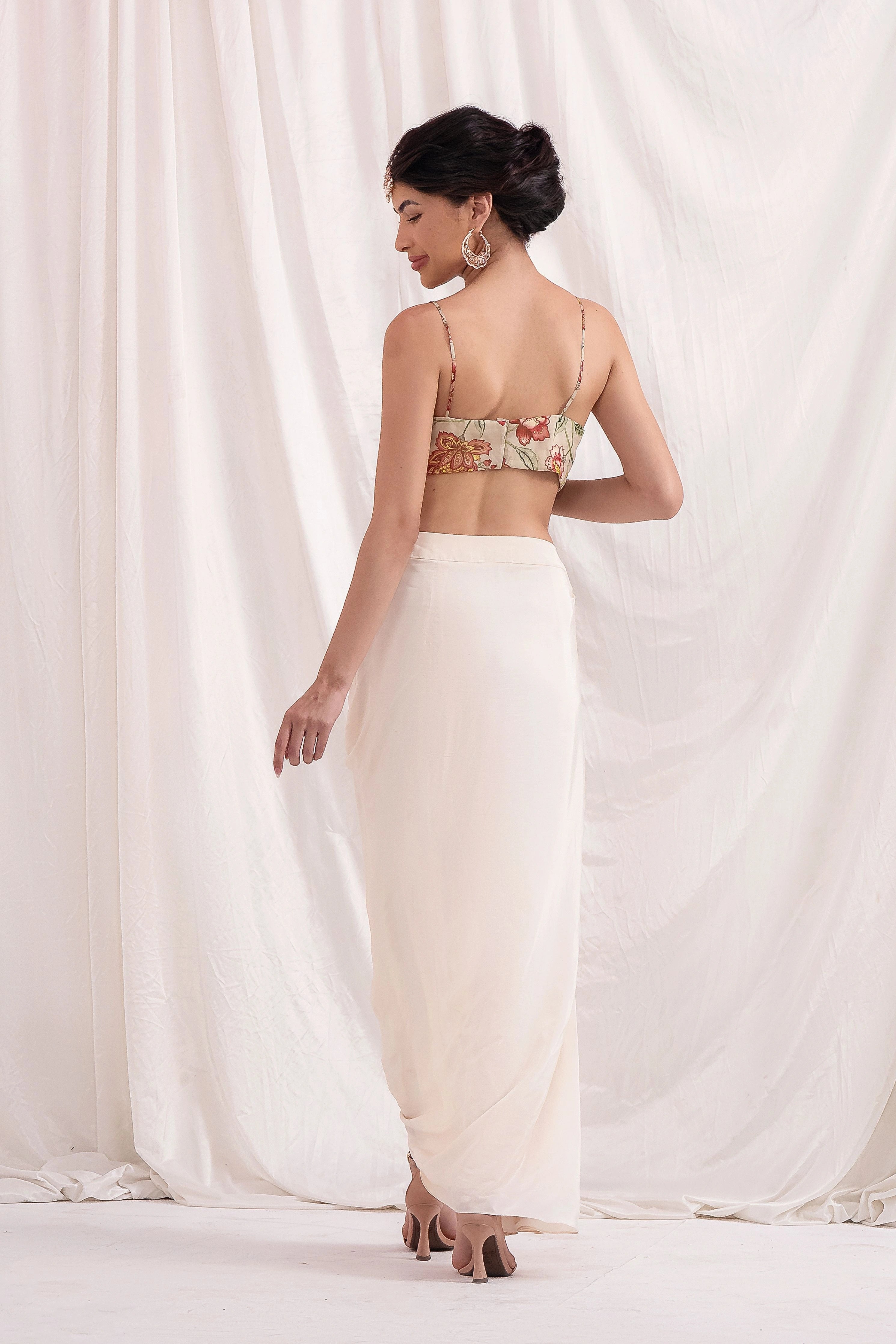 Chandani Ada Cape Set