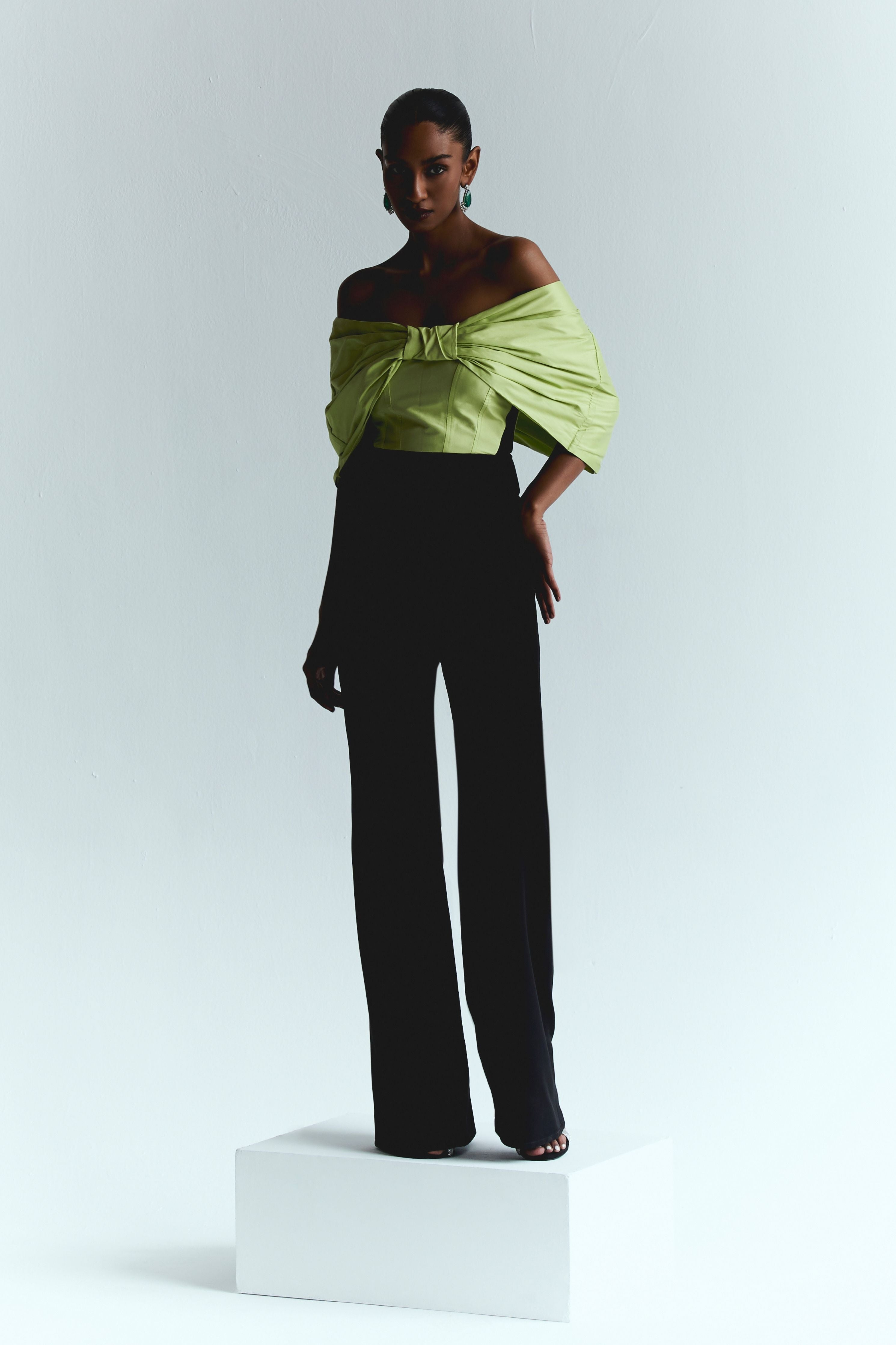 Contrast Bow Detailed Jumpsuit