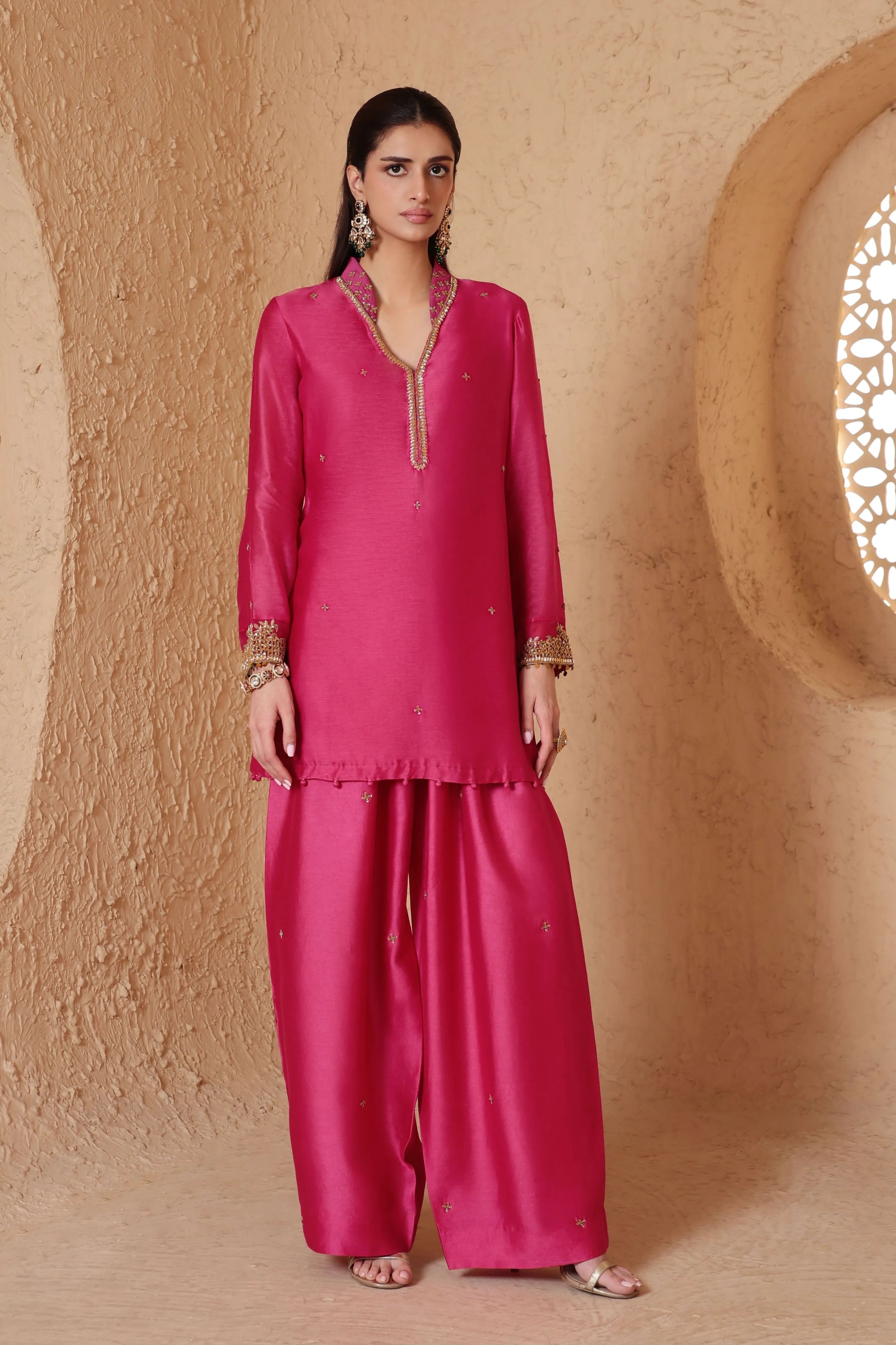 Mehrang Pink Short Buti Kurta Set
