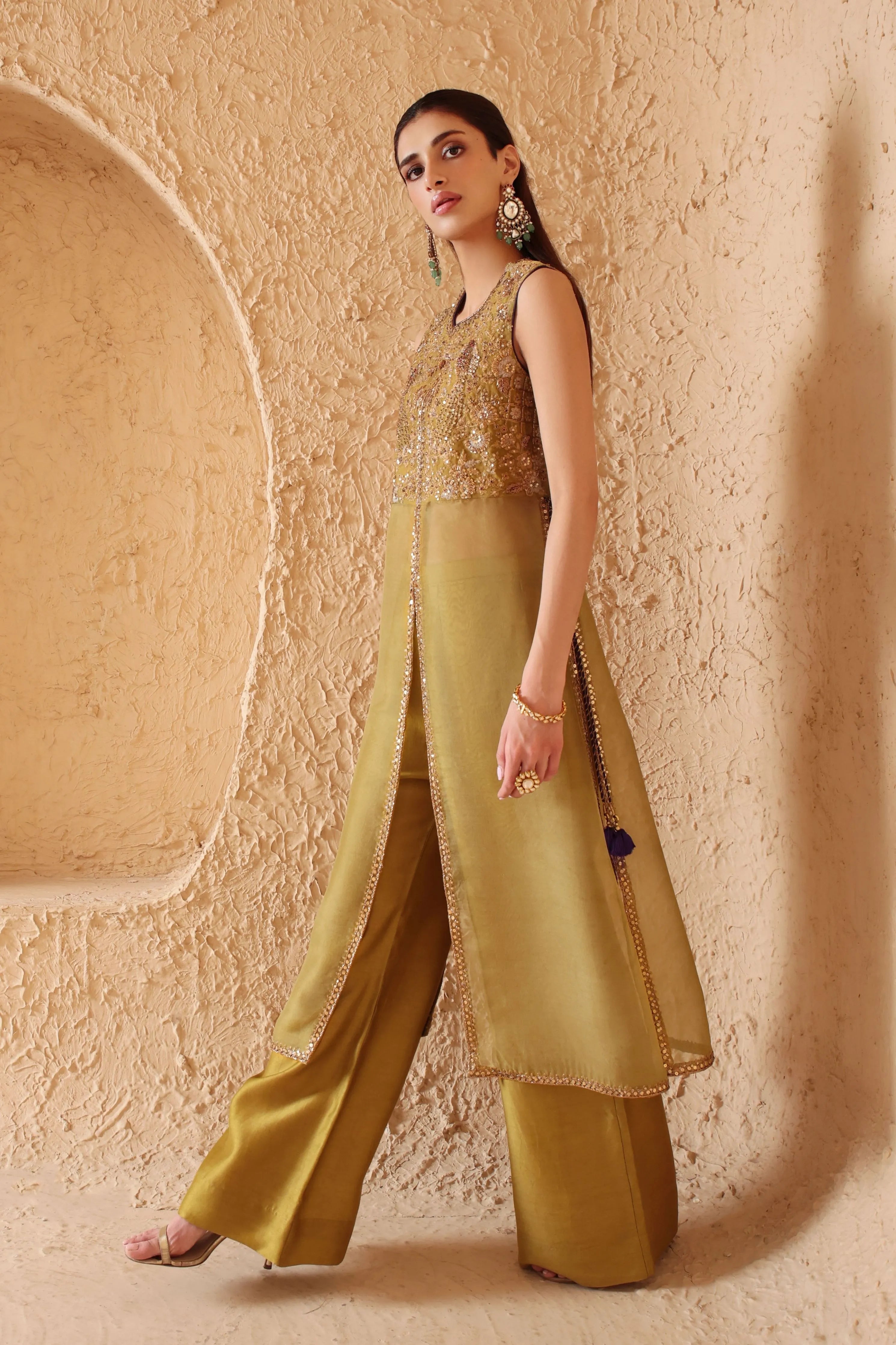 Mehrang Olive Green Tie-up Sleeveless Kurta Set