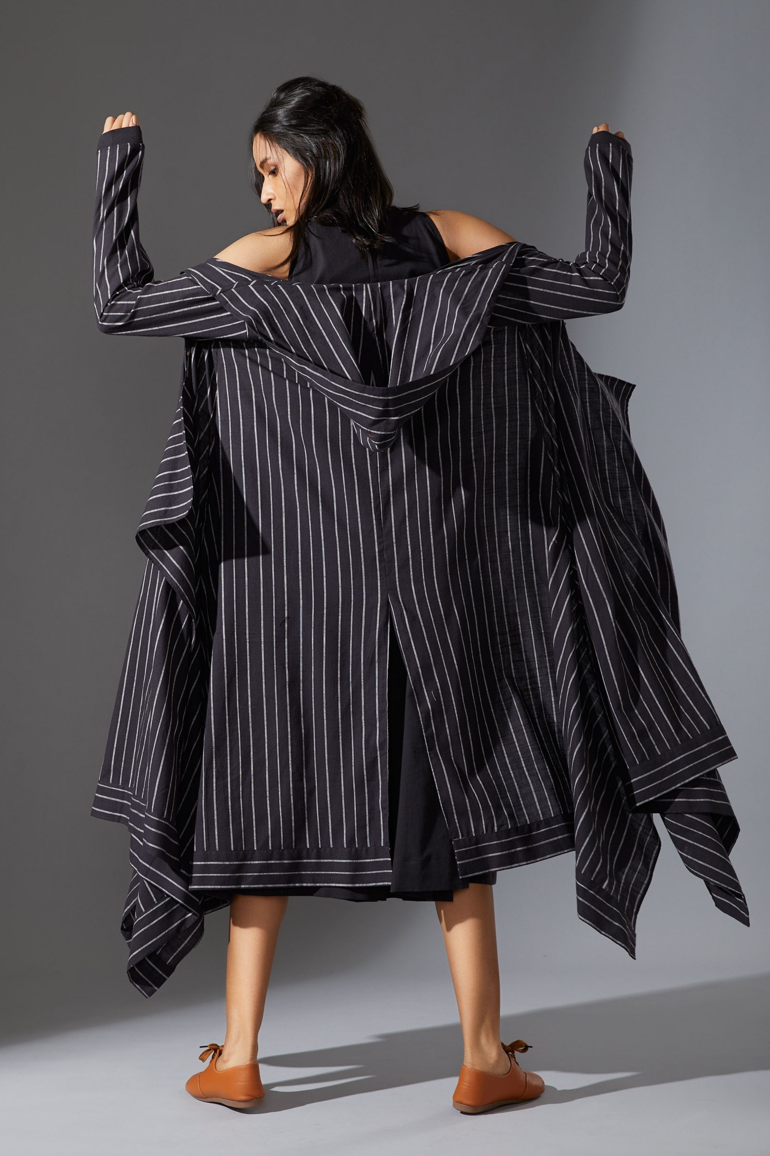 Mati Hooded Koza Black Overlay