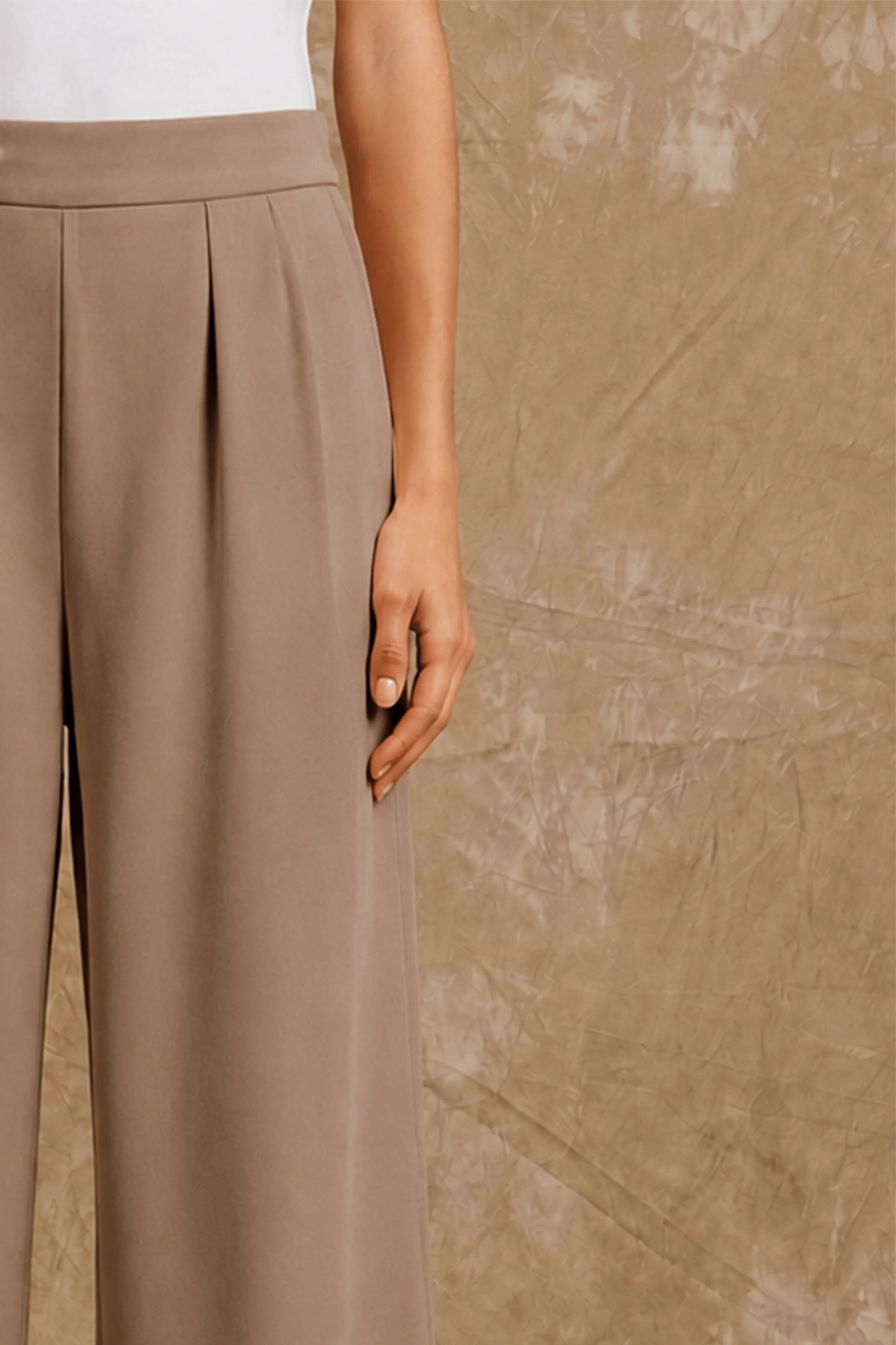 Wide-Leg Trouser