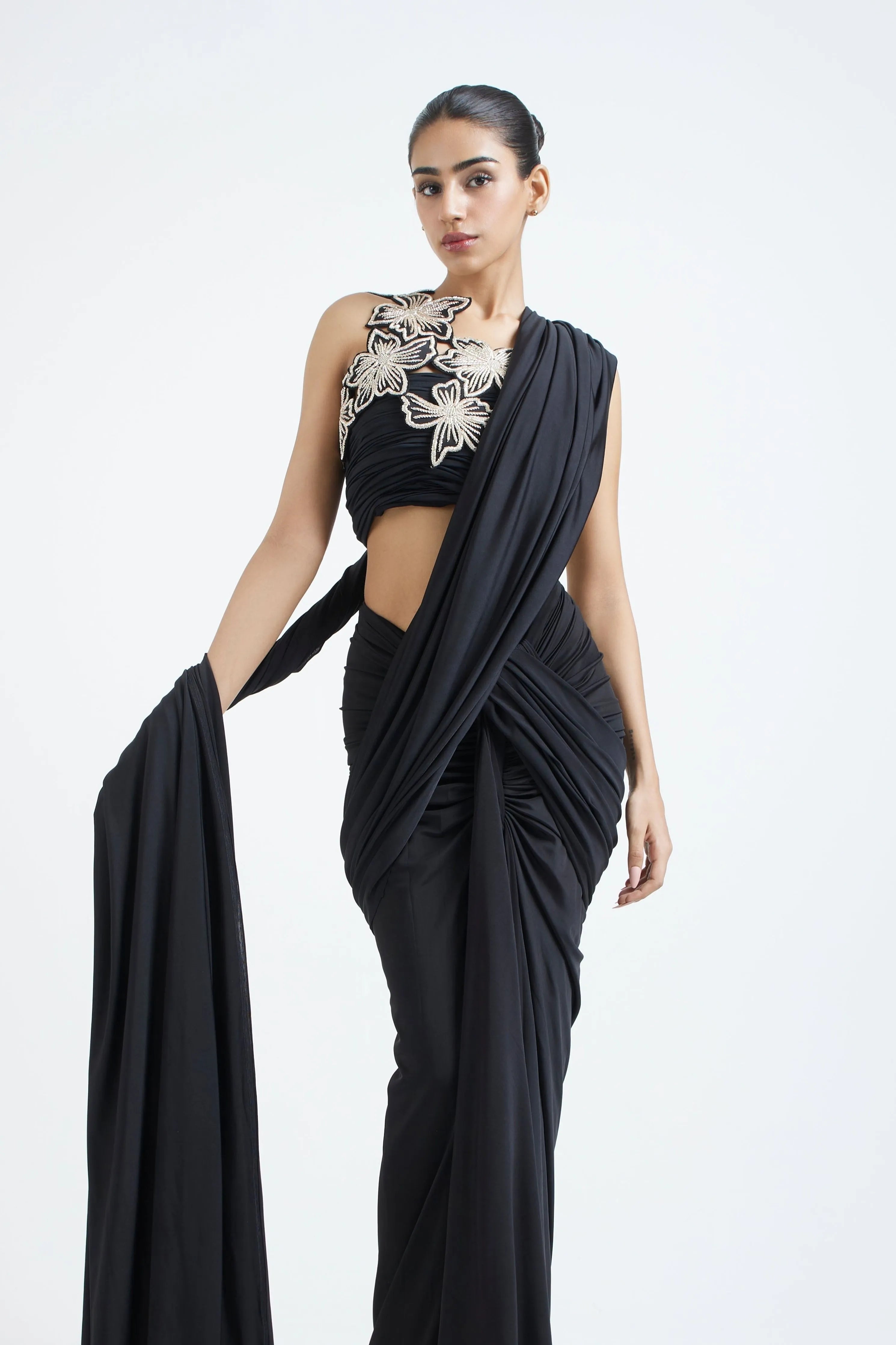 Mansi Zardozi Overlay With Detachable Pallu