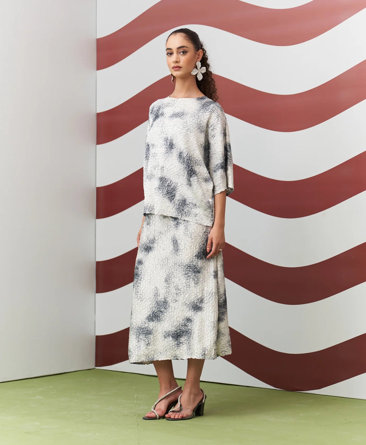 GREY ANTONIA SKIRT SET