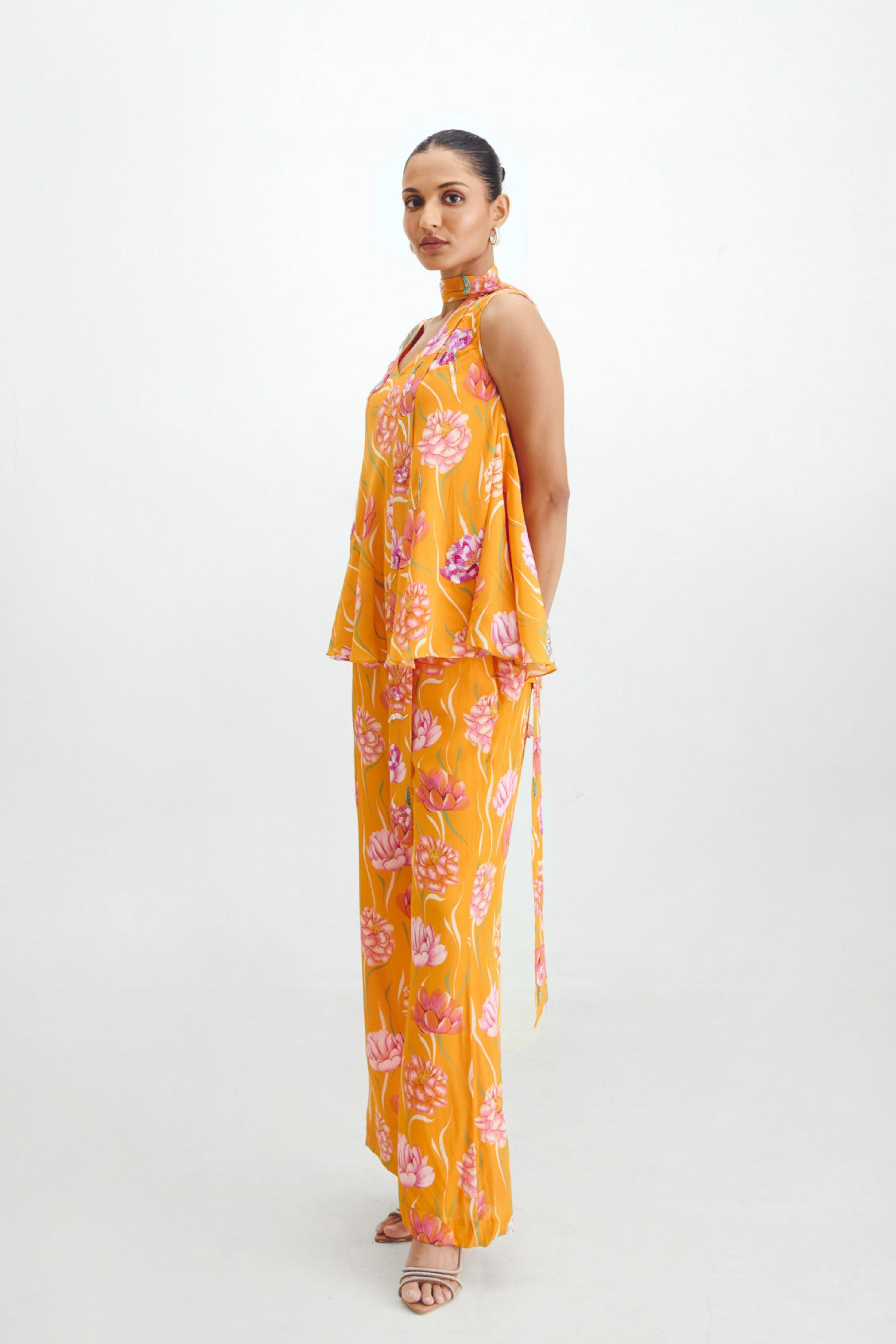 Flared Top  Retro Pant Set In Avya