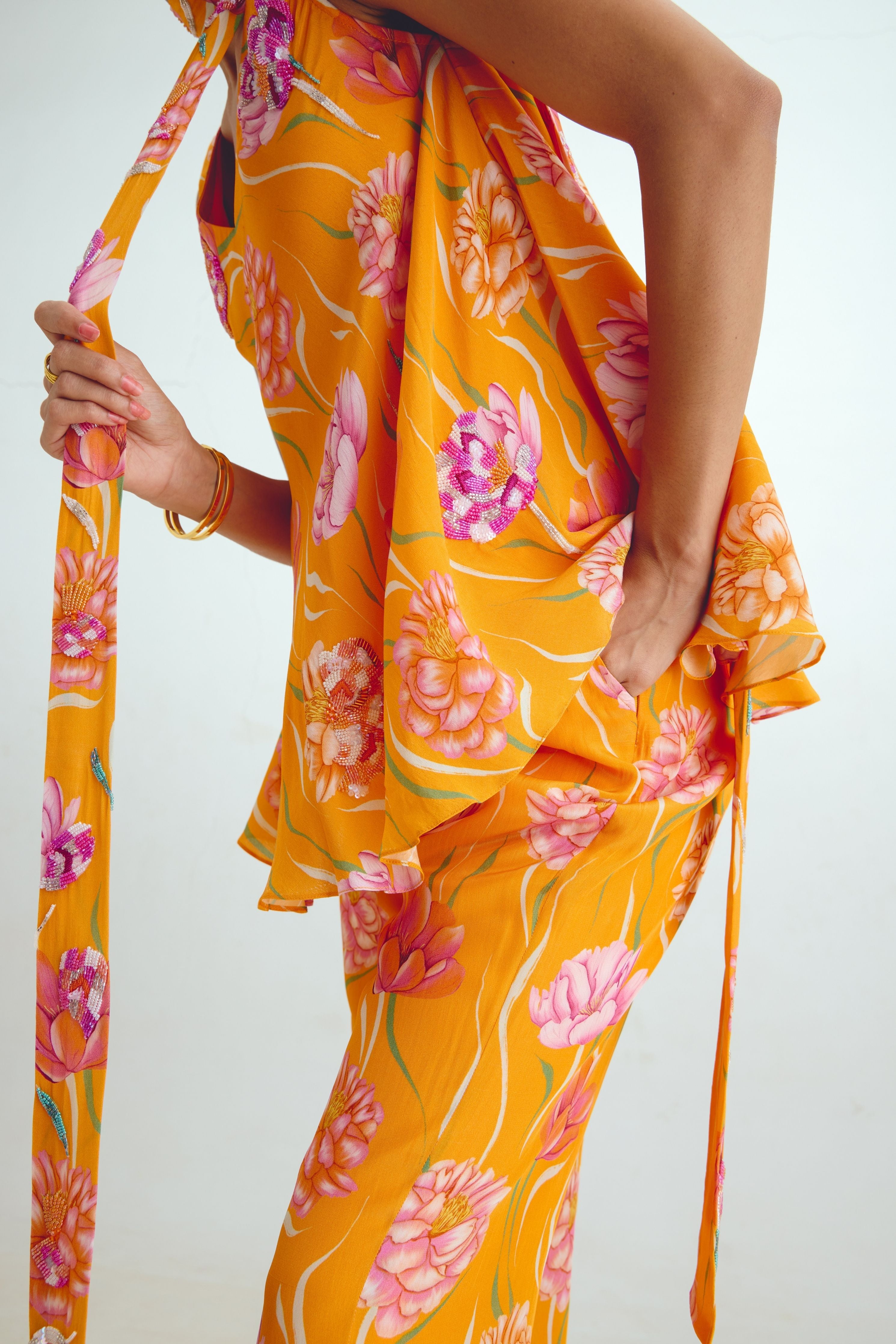 Flared Top  Retro Pant Set In Avya