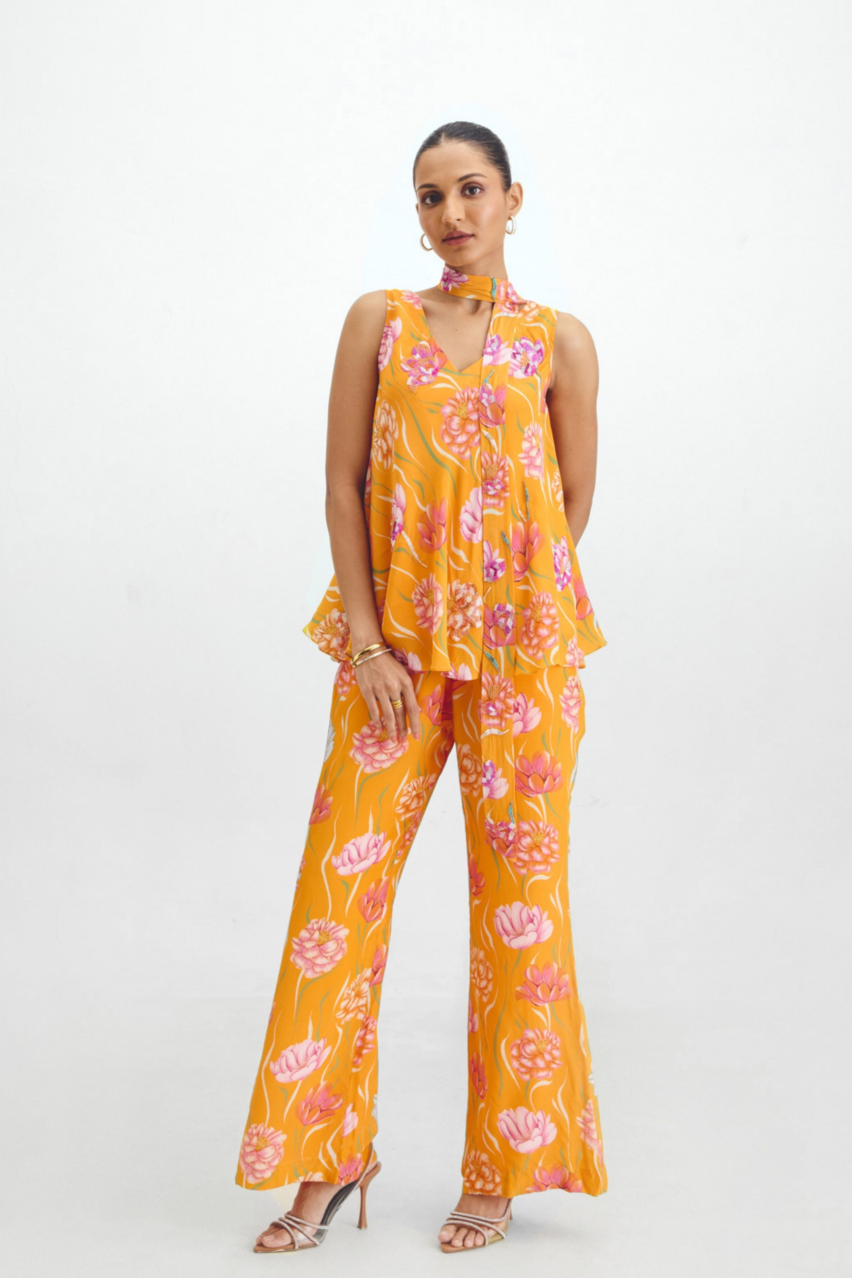 Flared Top  Retro Pant Set In Avya