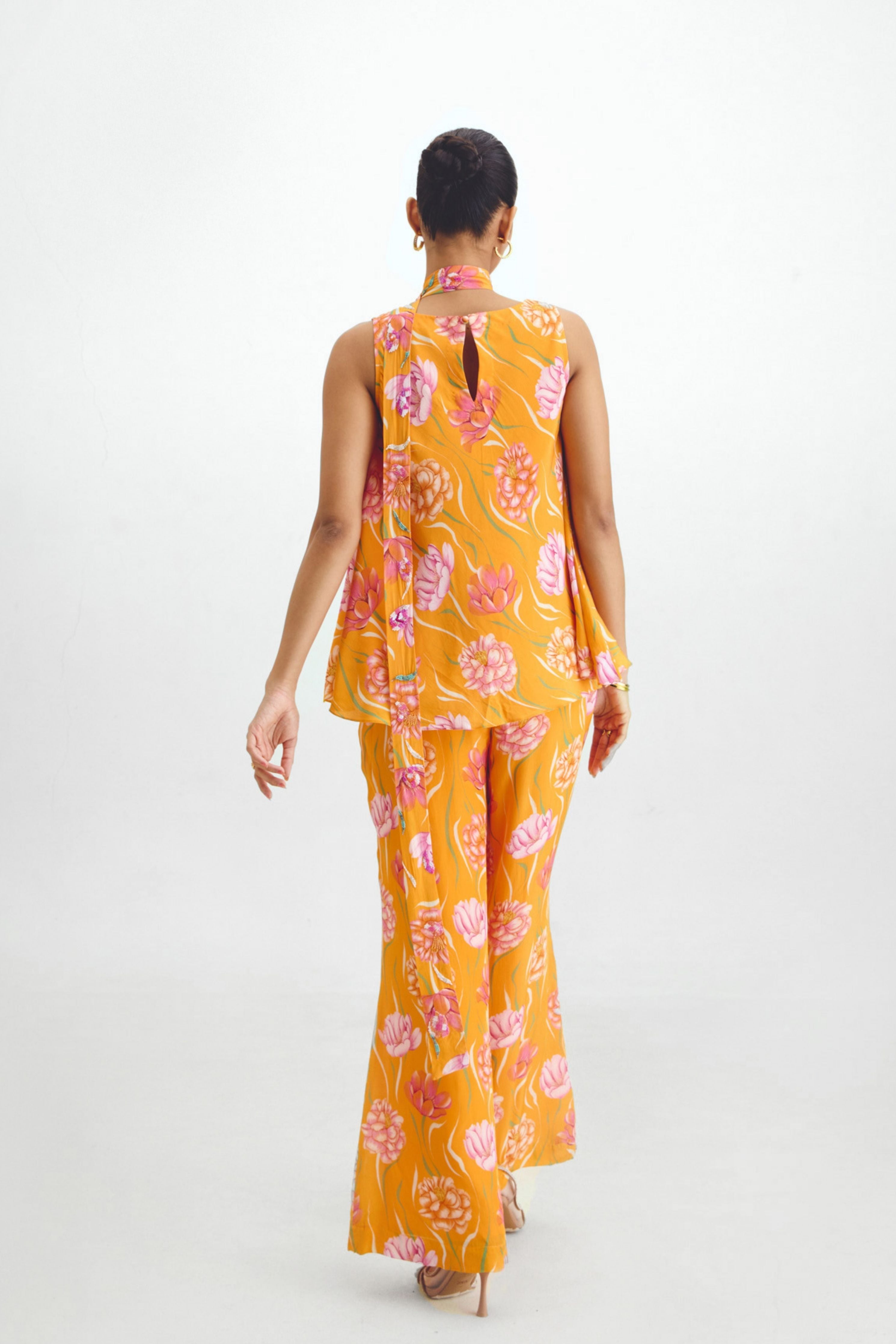 Flared Top  Retro Pant Set In Avya