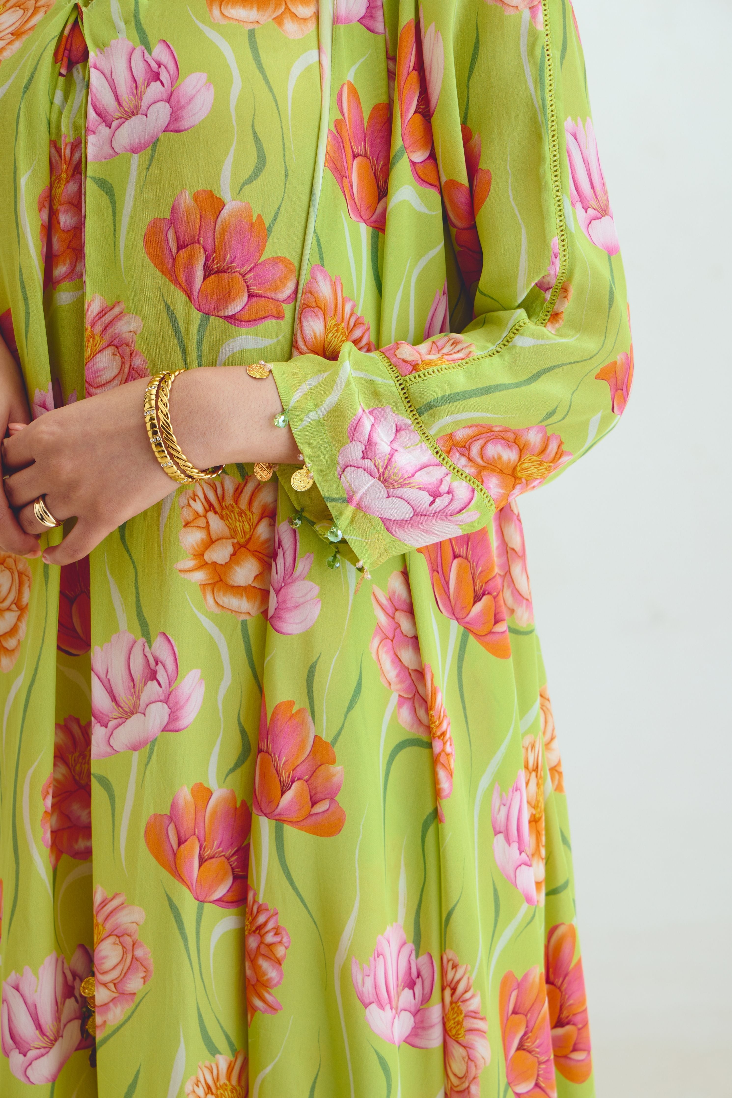 Box Pleated Tunic Asymmetrical Cape Set In Remi