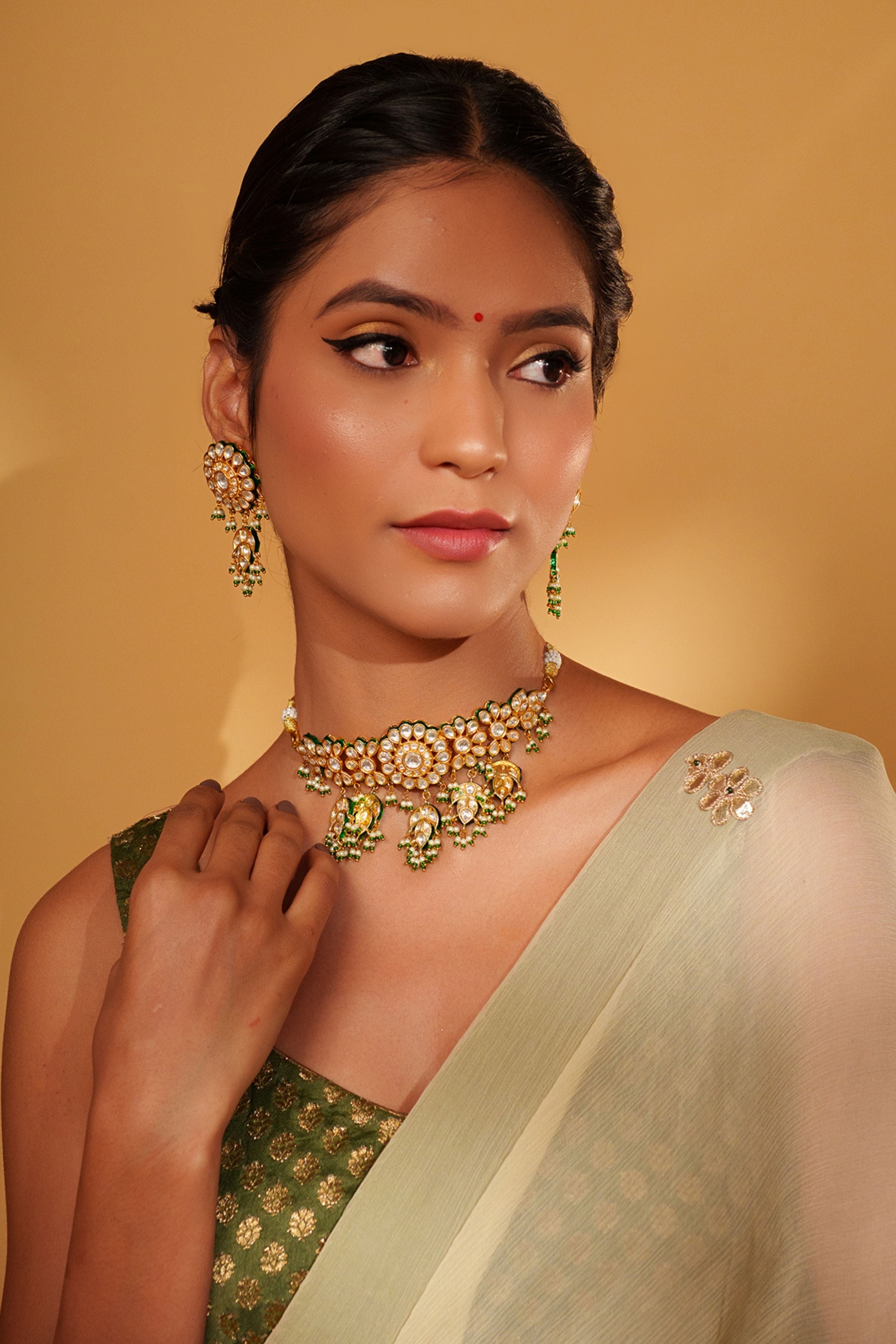 Petit And Elegant Kundan Polki Choker Set