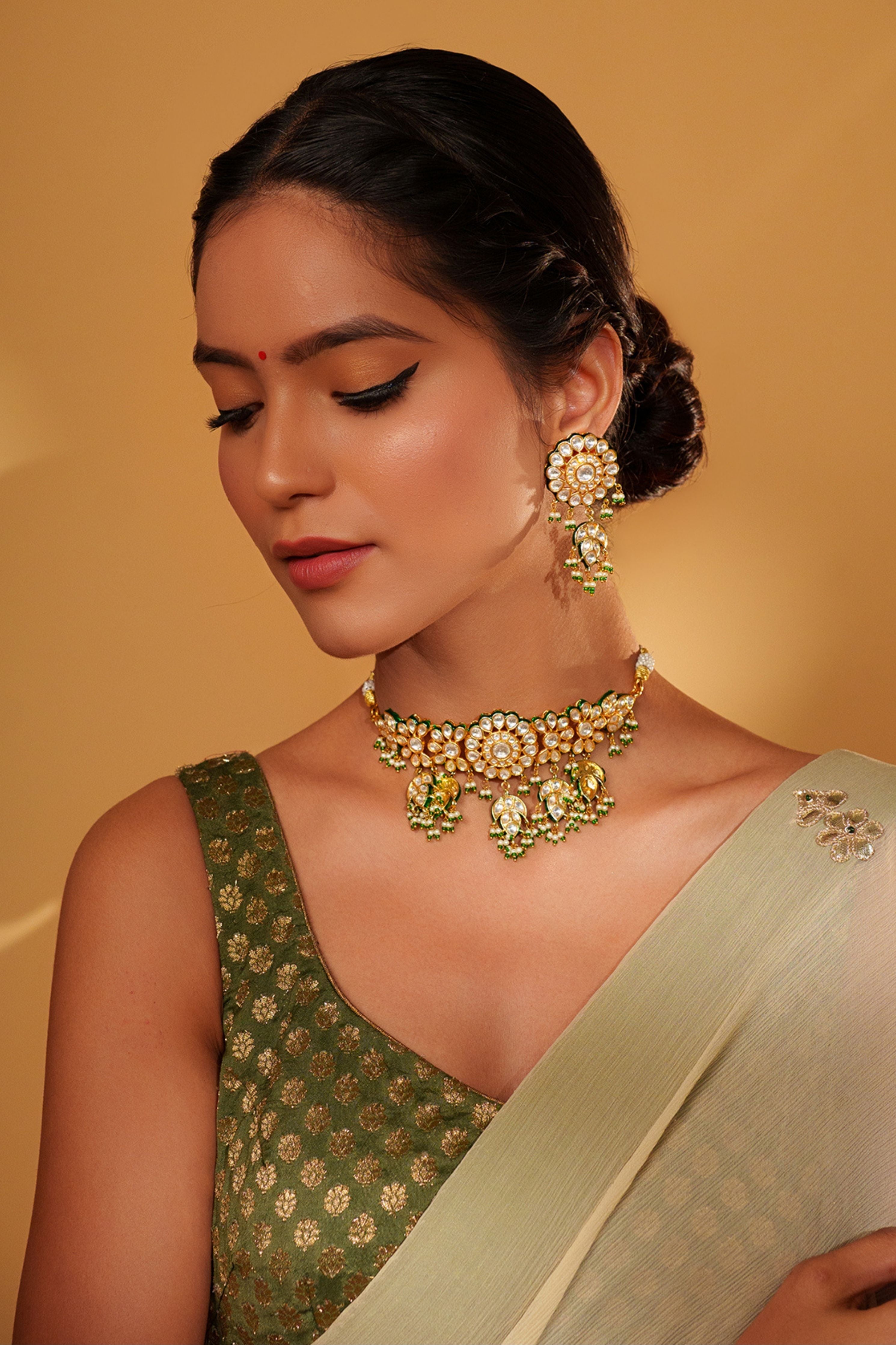 Petit And Elegant Kundan Polki Choker Set