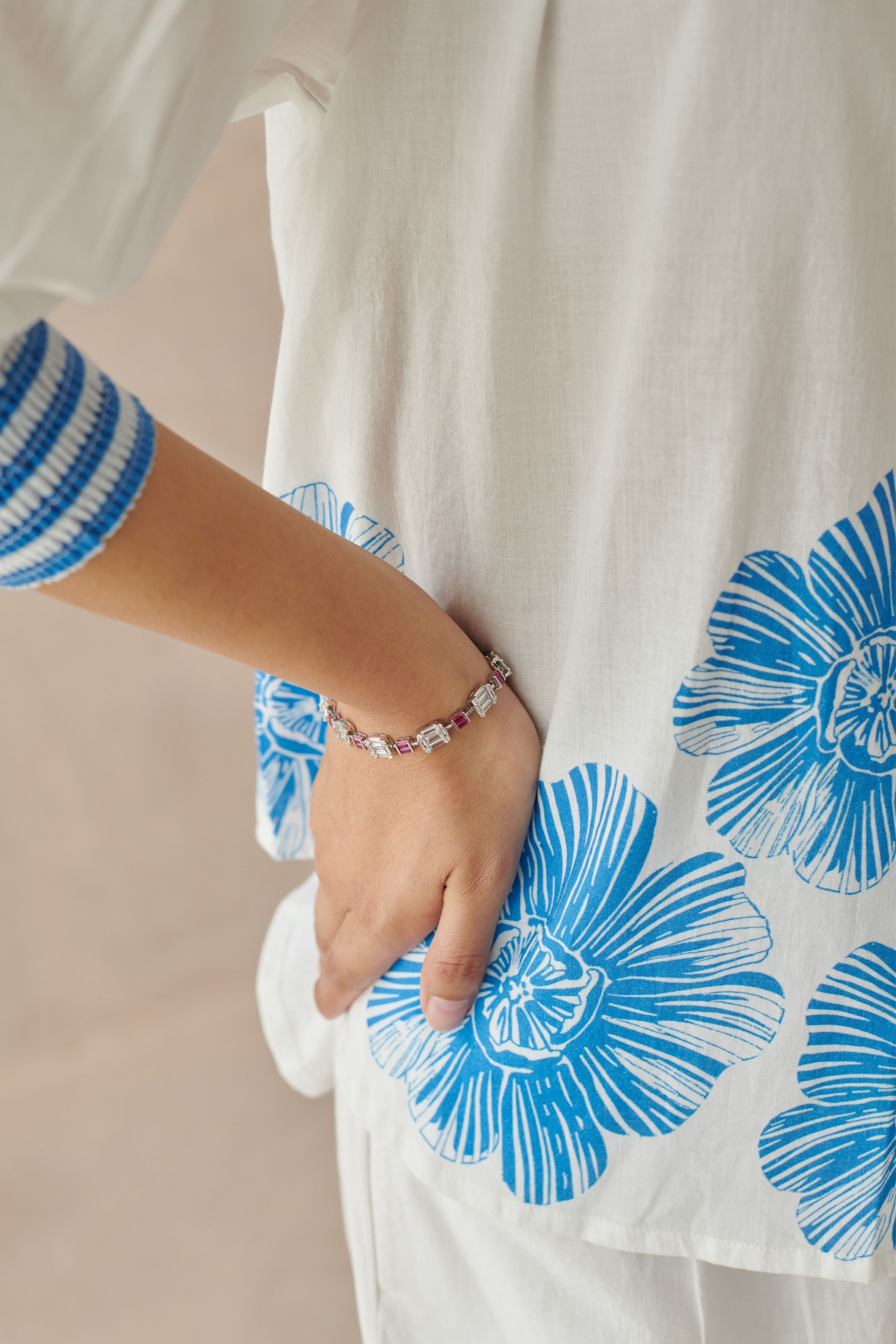 Vivia White Placement Border Shirt