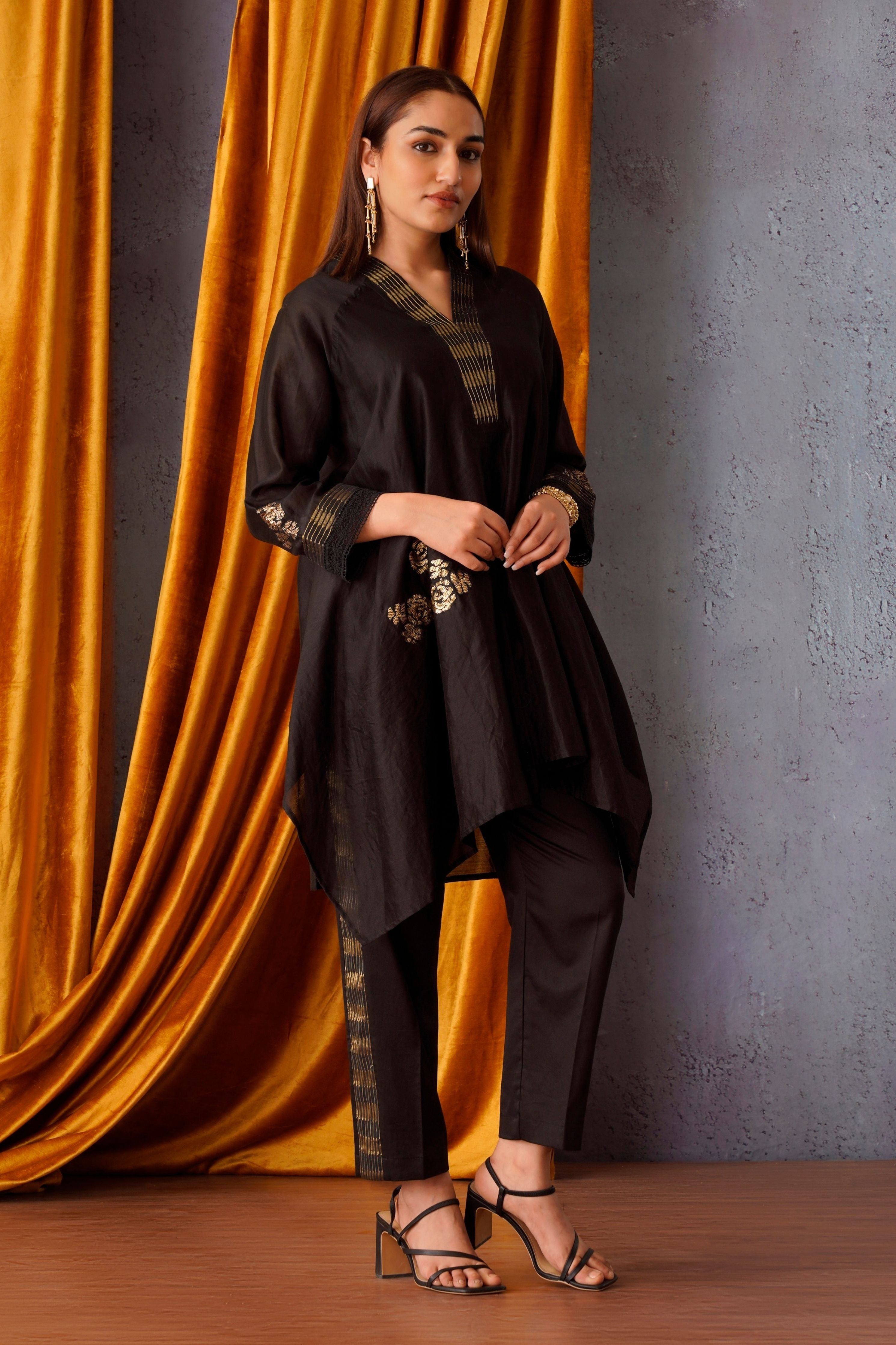 Flower Patch Embroidered Asymmetric Tunic Set