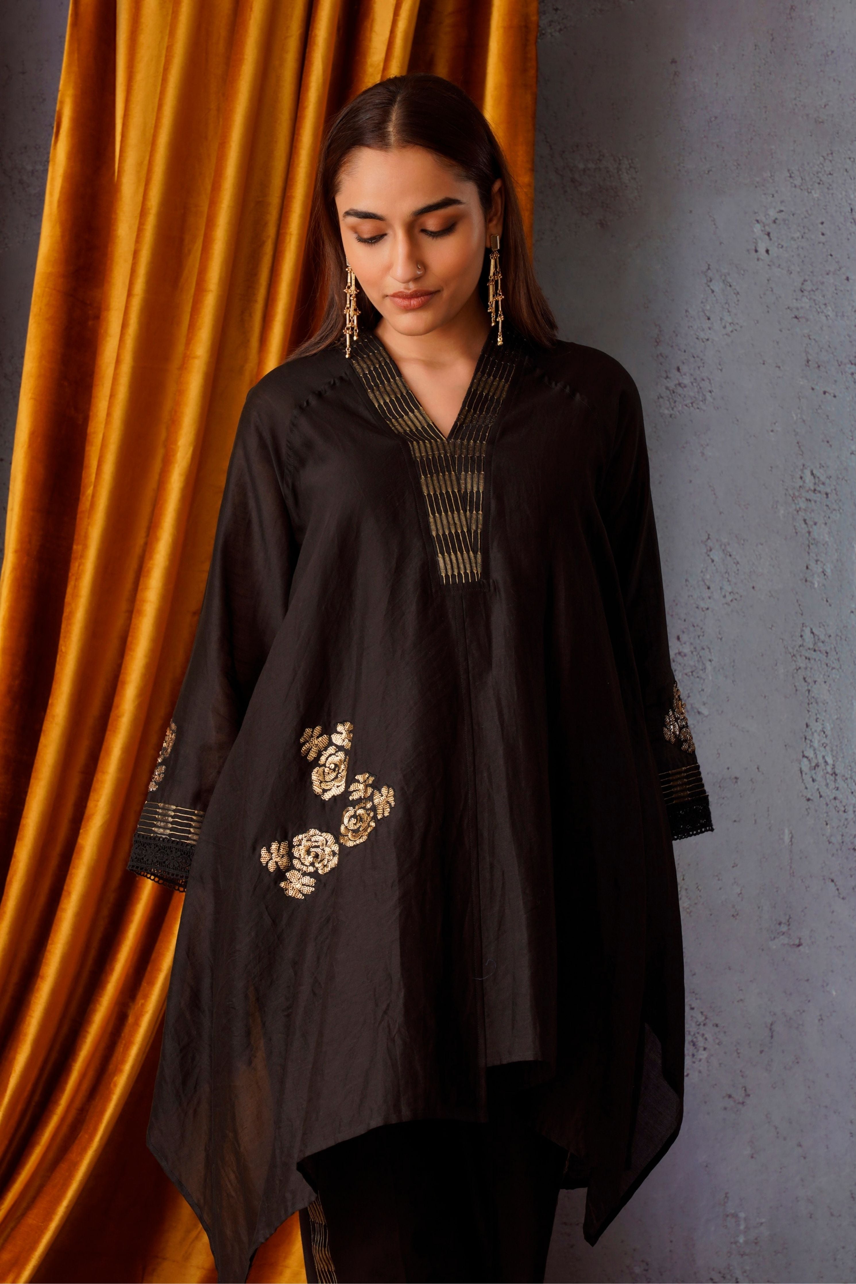 Flower Patch Embroidered Asymmetric Tunic Set